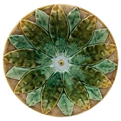 19th Century English Majolica Leaves Plate