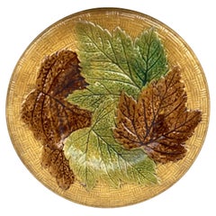 19th Century English Majolica Leaves Plate 
