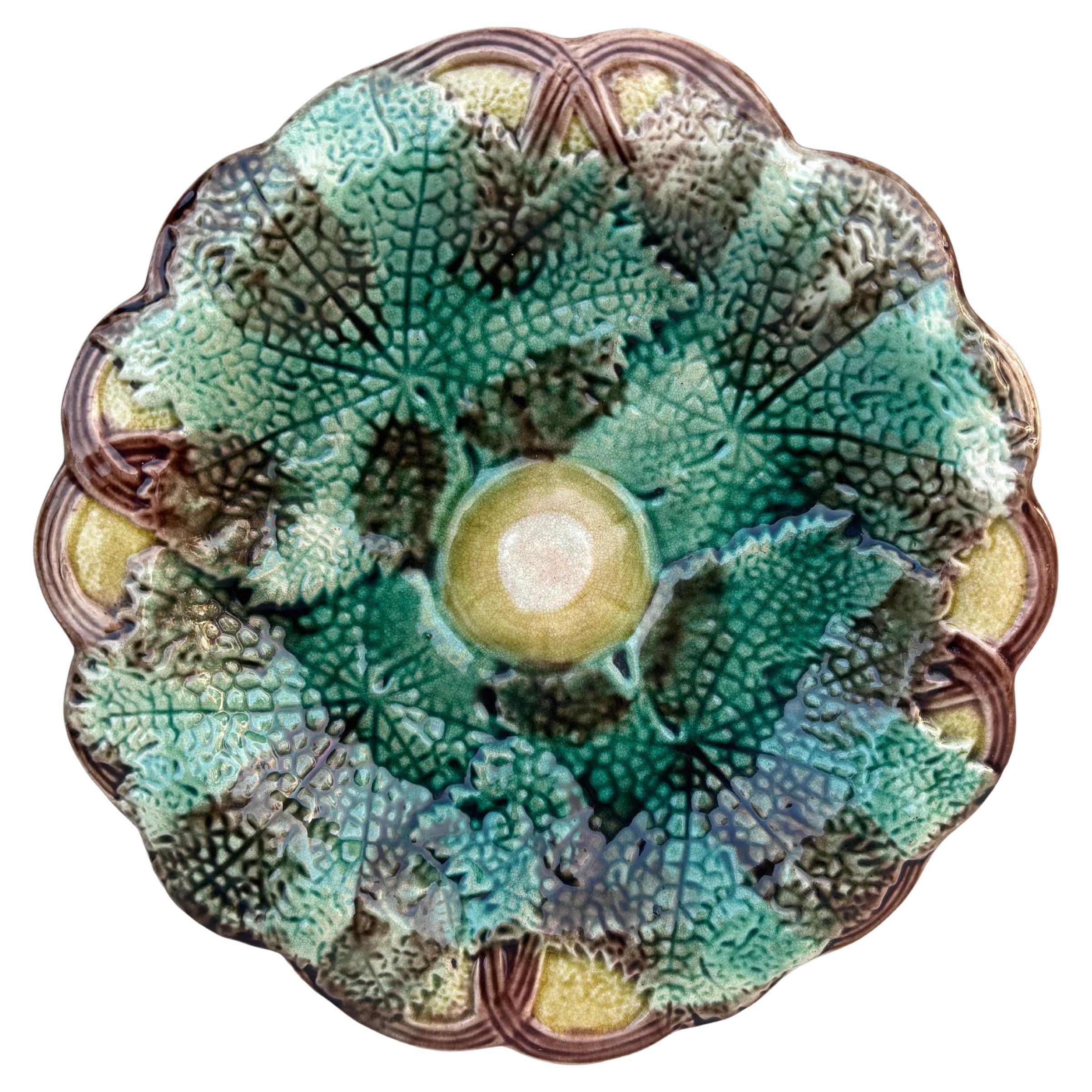 19th Century English Majolica Leaves Plate For Sale