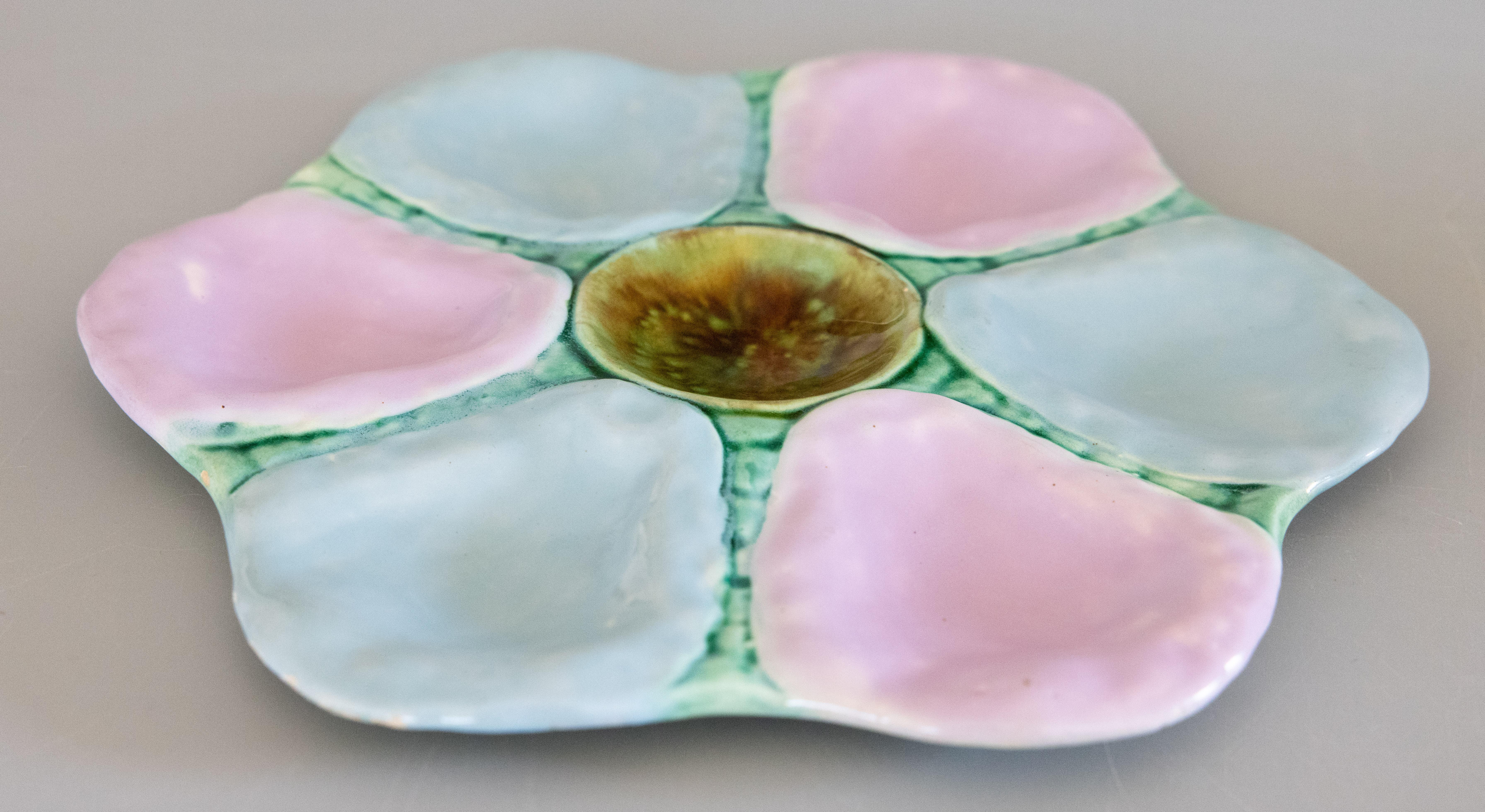 19th Century English Majolica Oyster Plate In Good Condition For Sale In Pearland, TX
