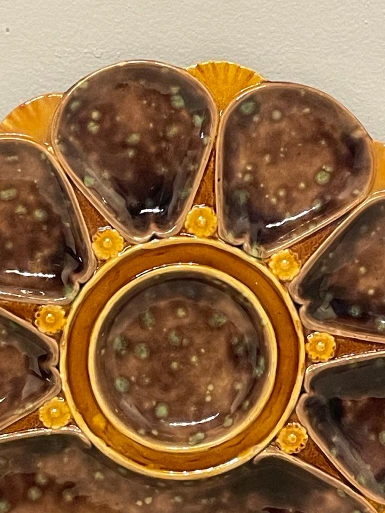 19th Century English Majolica Oyster Plate In Good Condition For Sale In Winter Park, FL