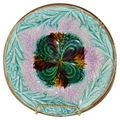 Englischer Majolikateller aus dem 19.