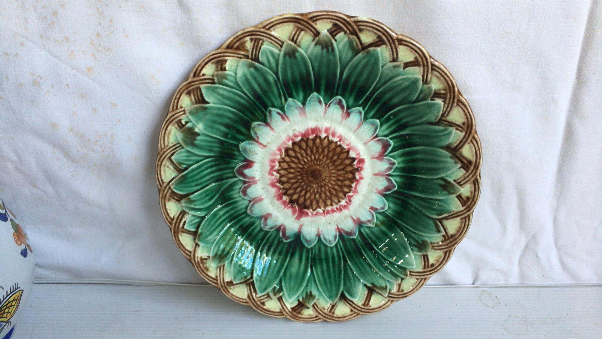 19th Century Victorian English Majolica sunflower plate.