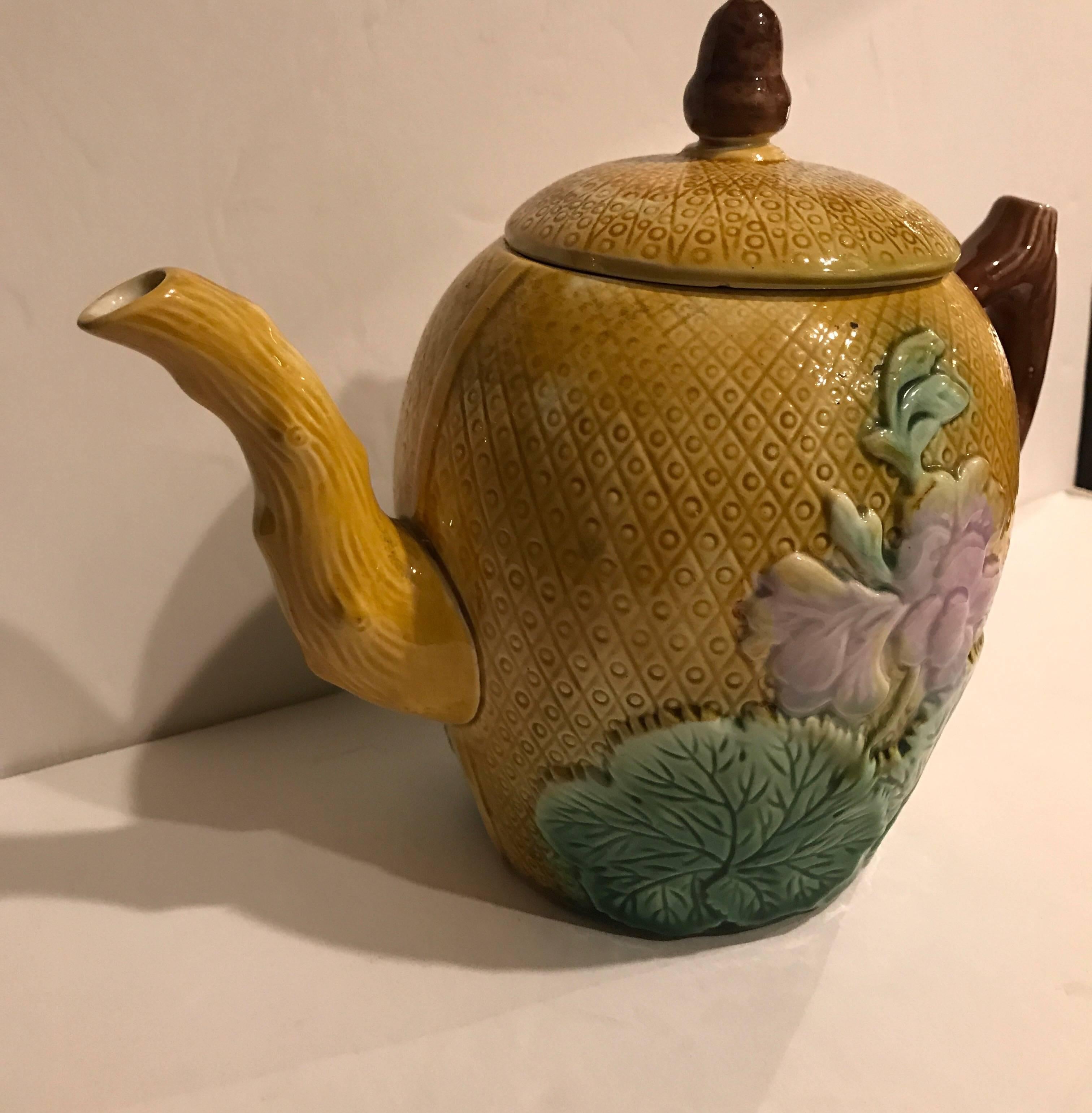 Hand-Painted 19th Century English Majolica Teapot For Sale