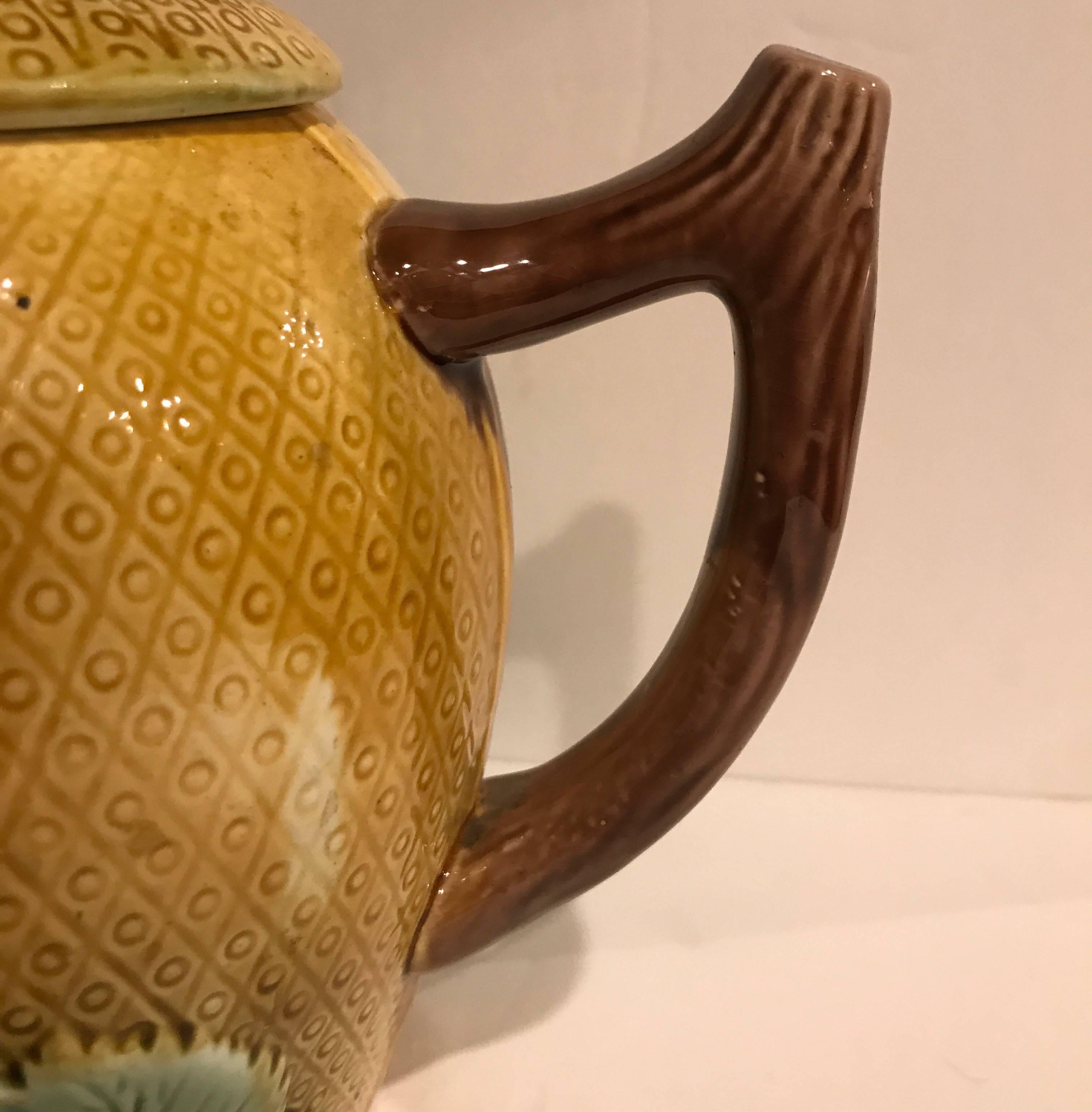 19th Century English Majolica Teapot For Sale 1