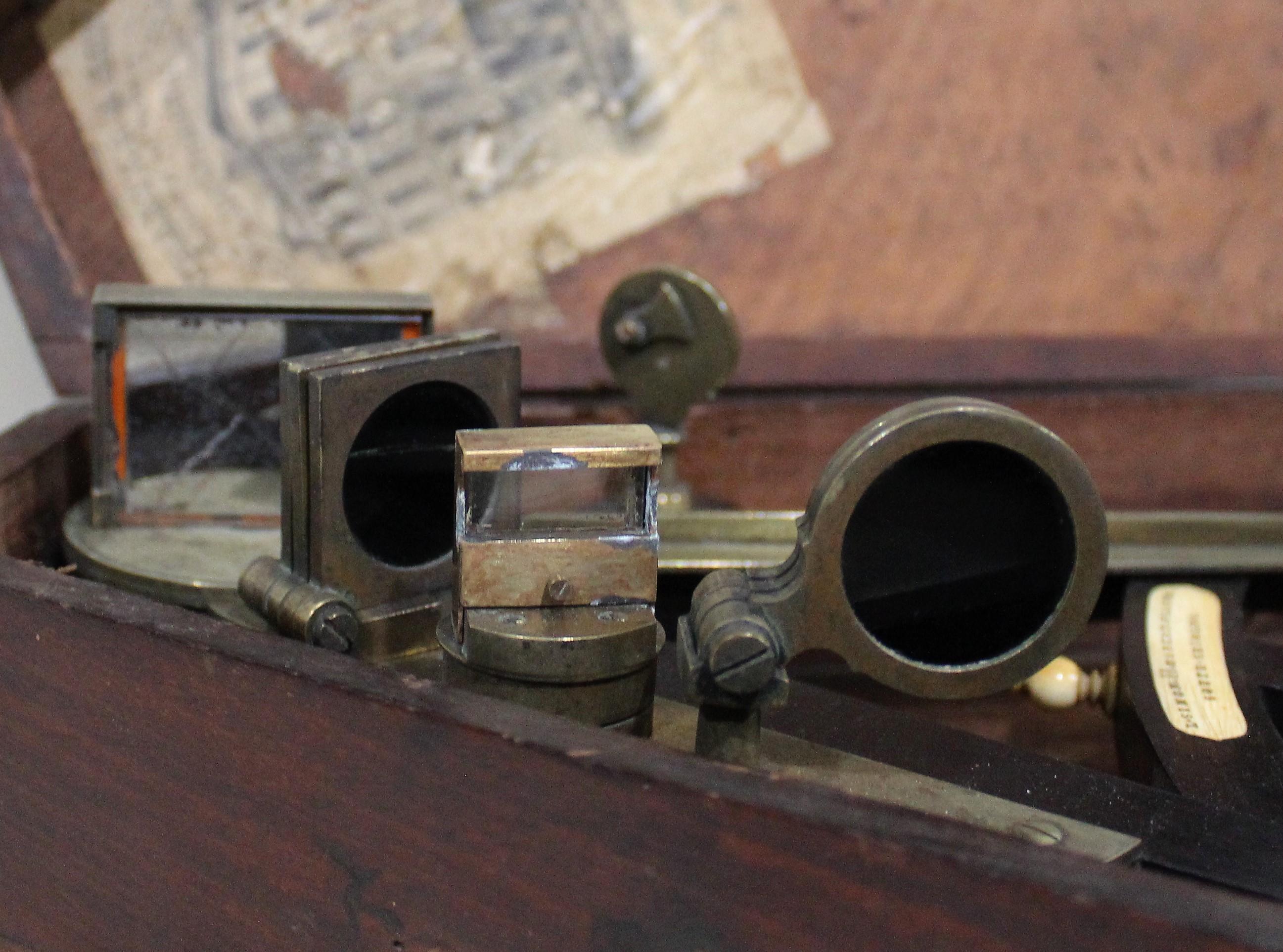 19th Century English Marine Surveyors Brass Sextant In Fair Condition In Hamilton, Ontario