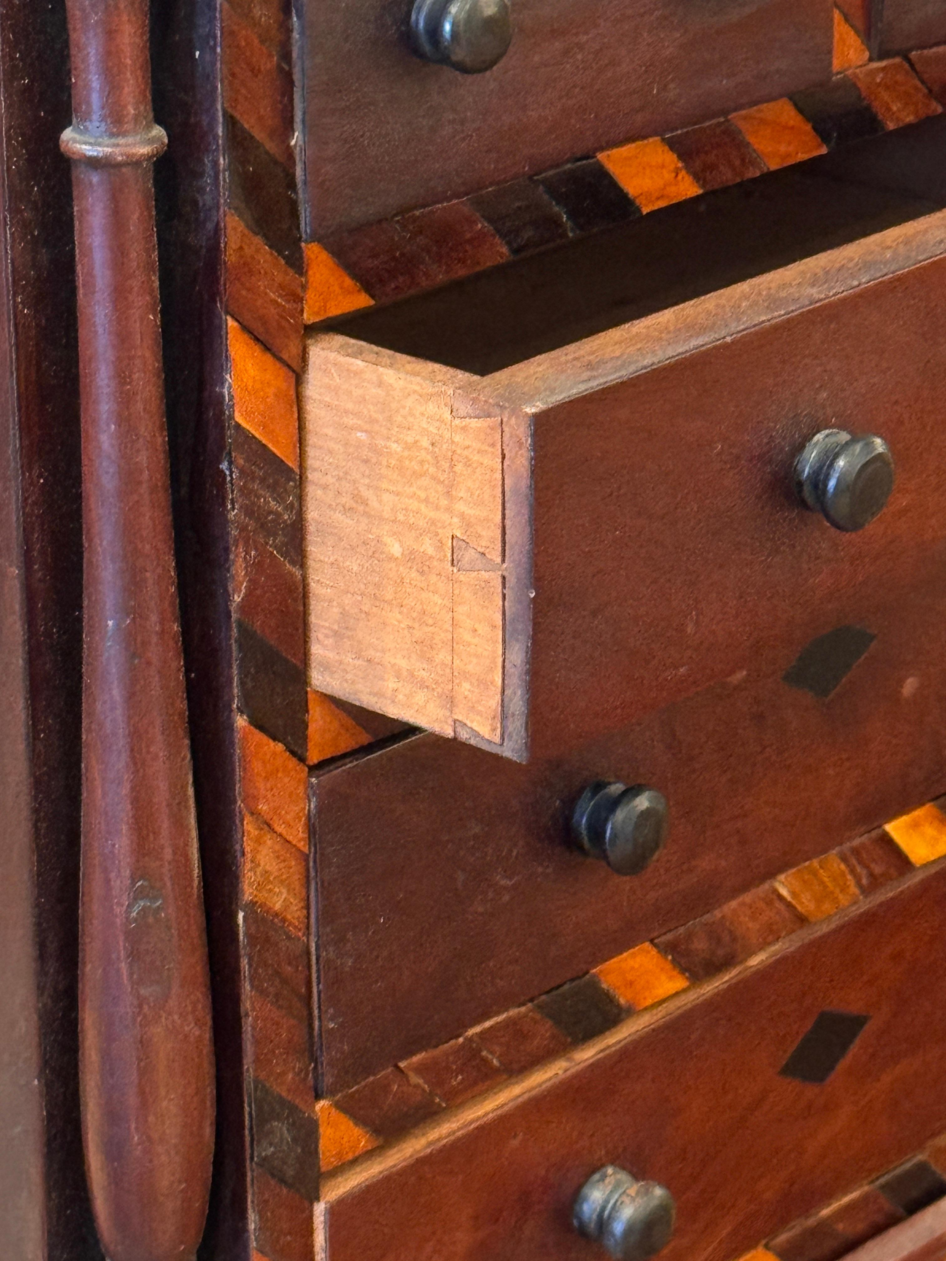 Cassapanca inglese in miniatura del XIX secolo in vendita 3