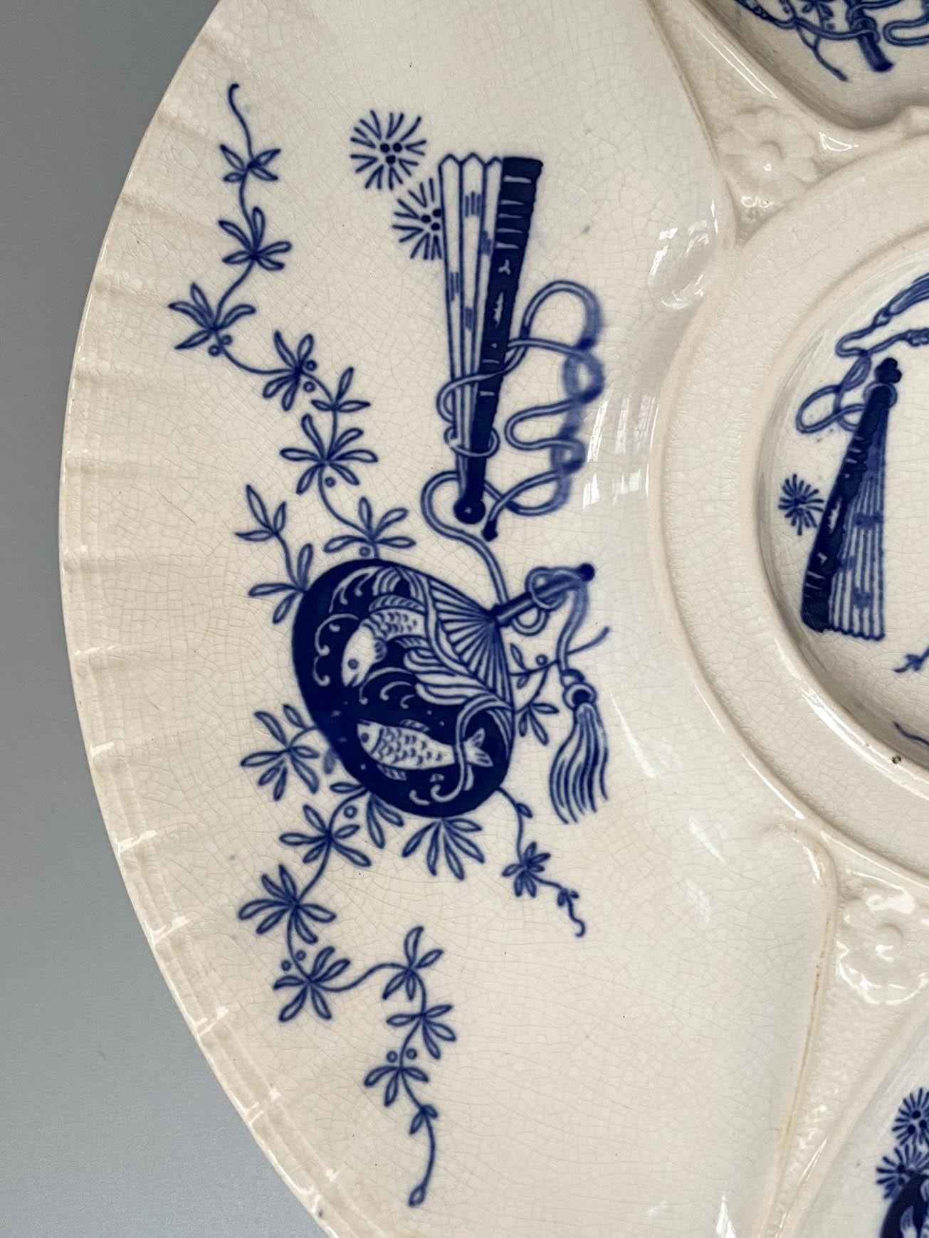 19th Century English Minton Bombay Flow Blue Oyster Plate In Good Condition For Sale In Winter Park, FL