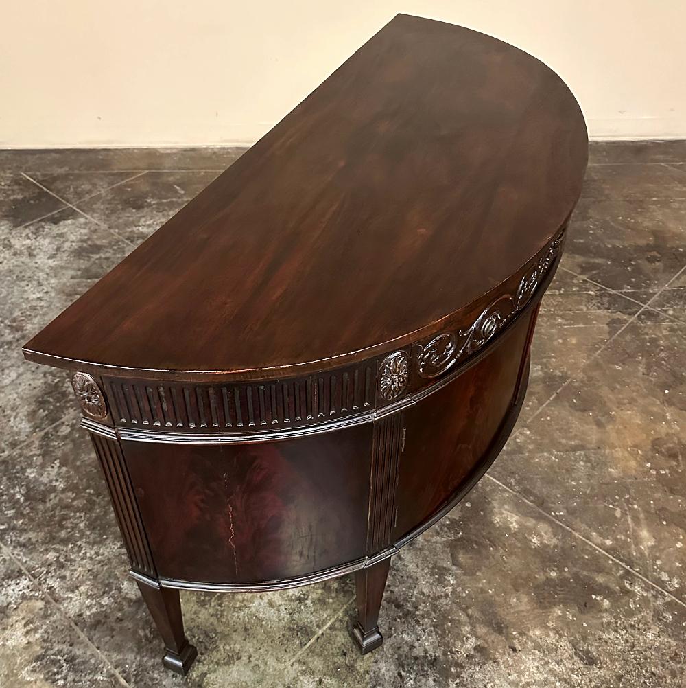 Fine XIX secolo Buffet Demilune neoclassico inglese del XIX secolo, 1890 circa in vendita