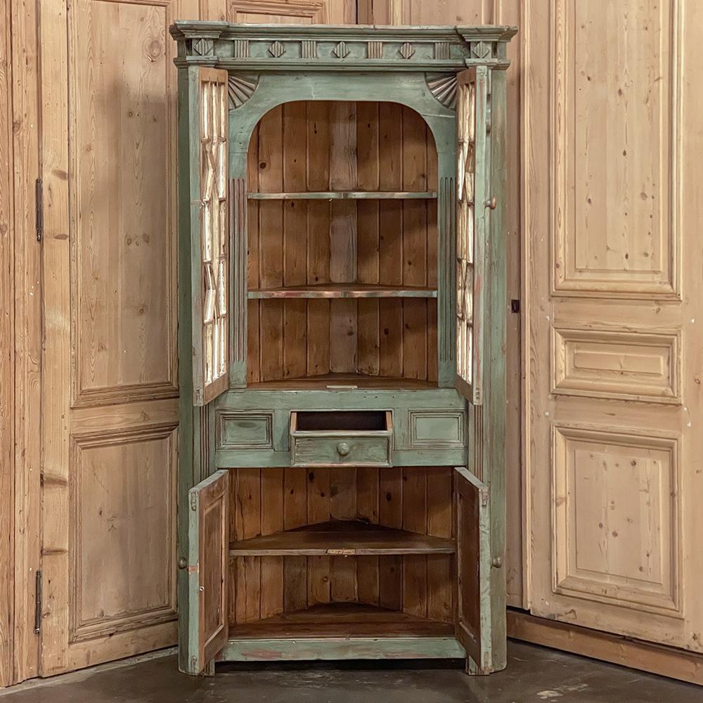 19th Century English Neoclassical Painted Corner Cabinet, Bookcase In Good Condition In Dallas, TX