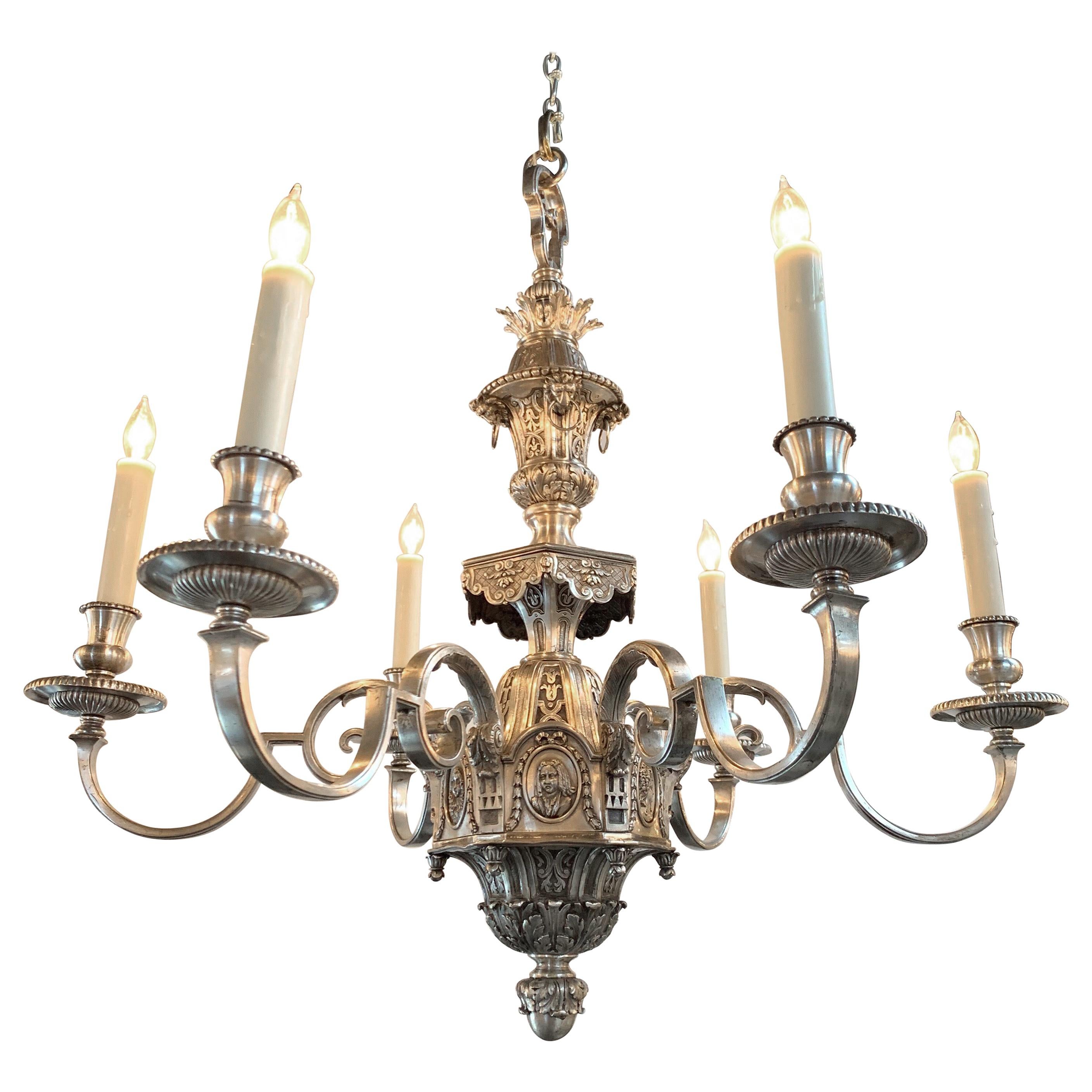 lustre à 6 lumières néoclassique anglais du 19ème siècle en argent et bronze en vente