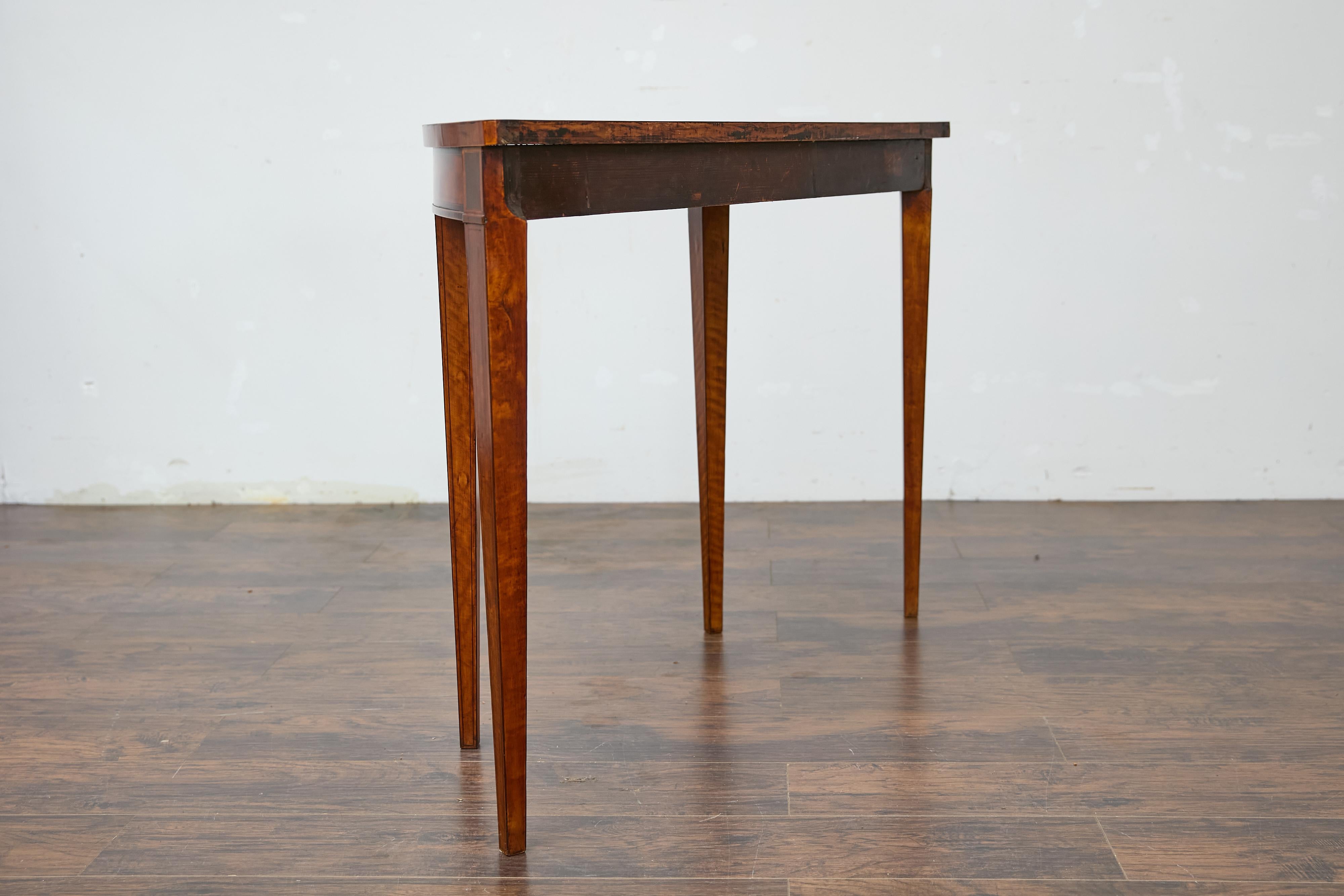 19th Century English Neoclassical Walnut Demi-Lune Table with Tapered Legs For Sale 3