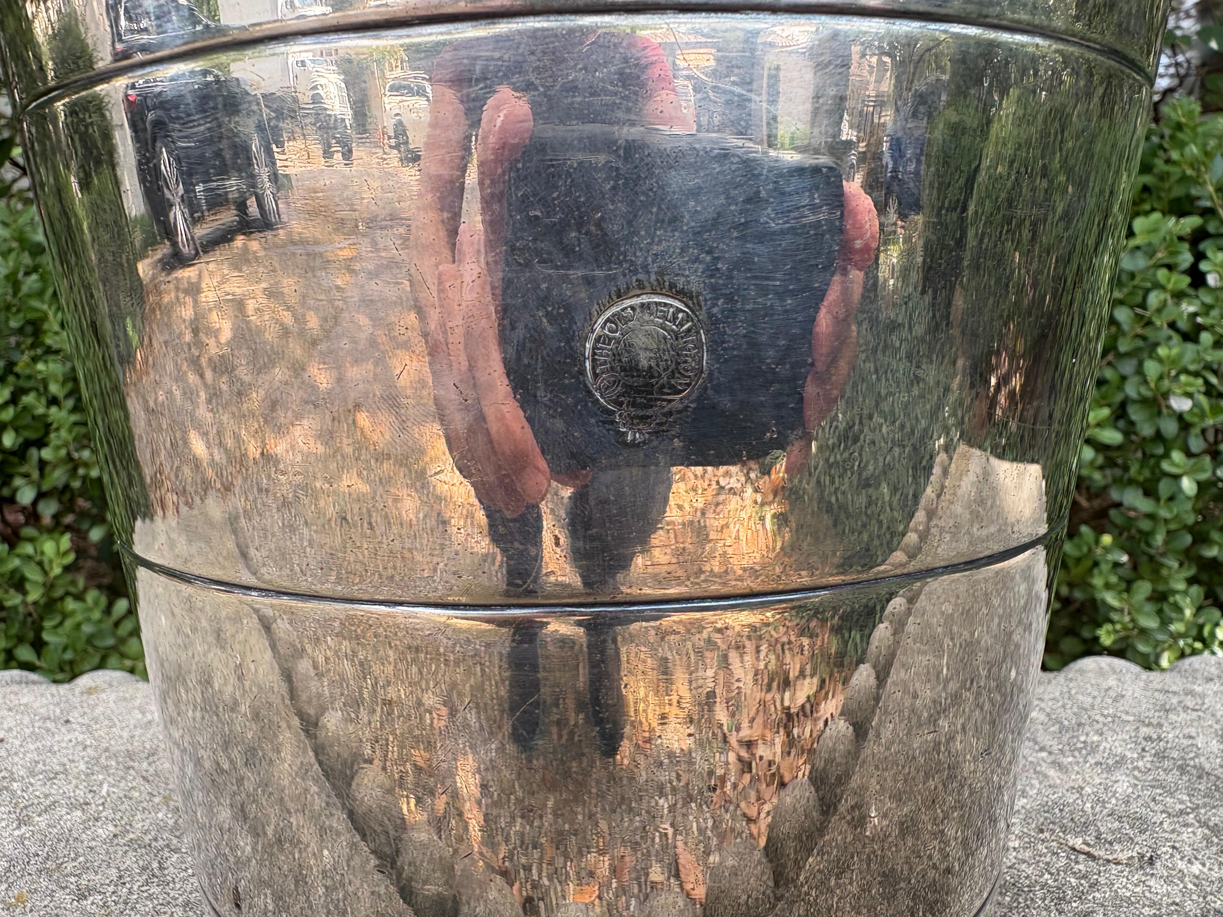 19th Century English Nickel Silver Champagne Bucket.
Offered is a handsome late 19th-early 20th century English Edwardian champagne or wine cooler or wine chiller created of nickel silver.
A beautiful antique bar accessory with a modern look!