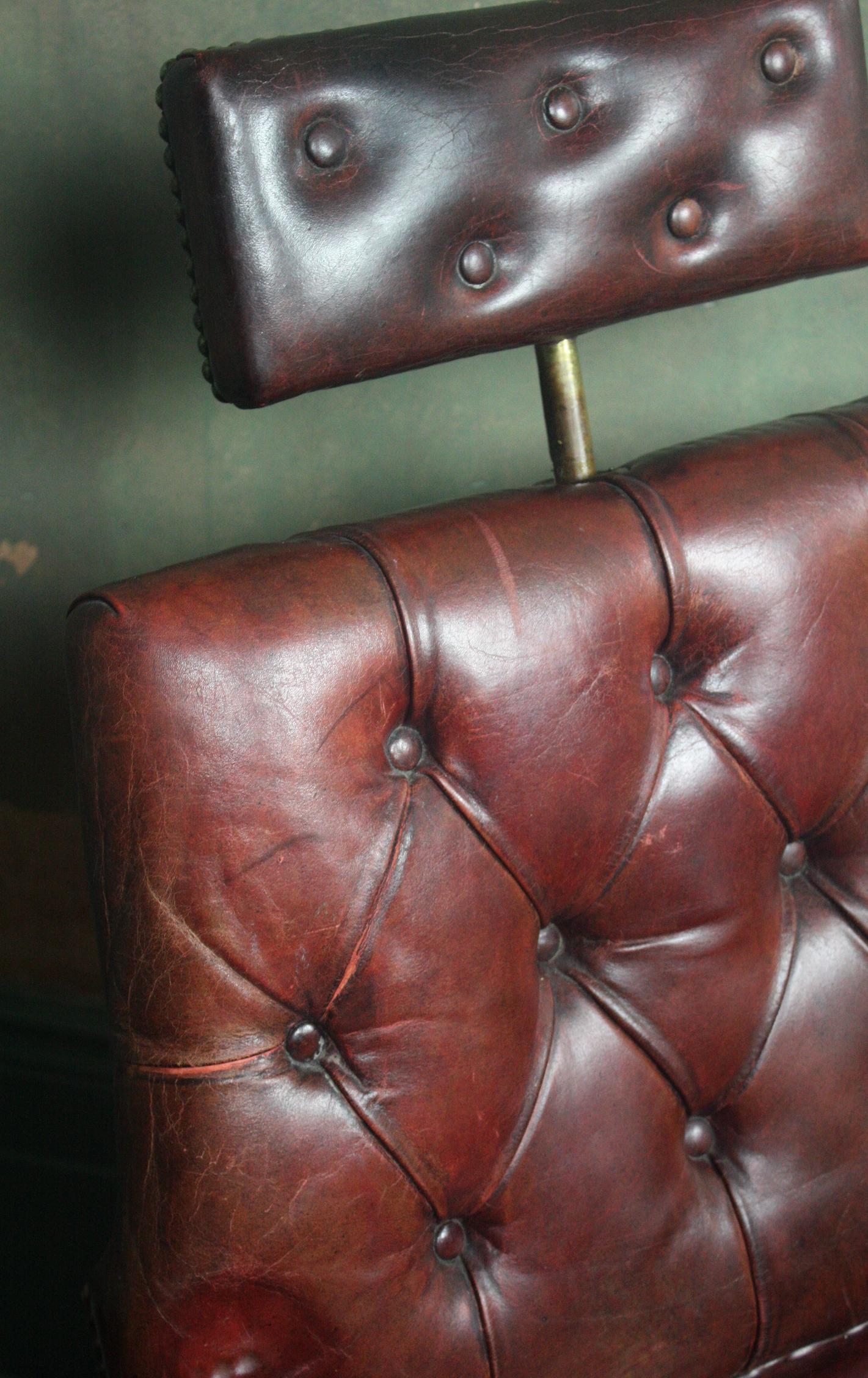 19th Century English Oak Adjustable Maroon Buttoned Leather Barbers Chair 4