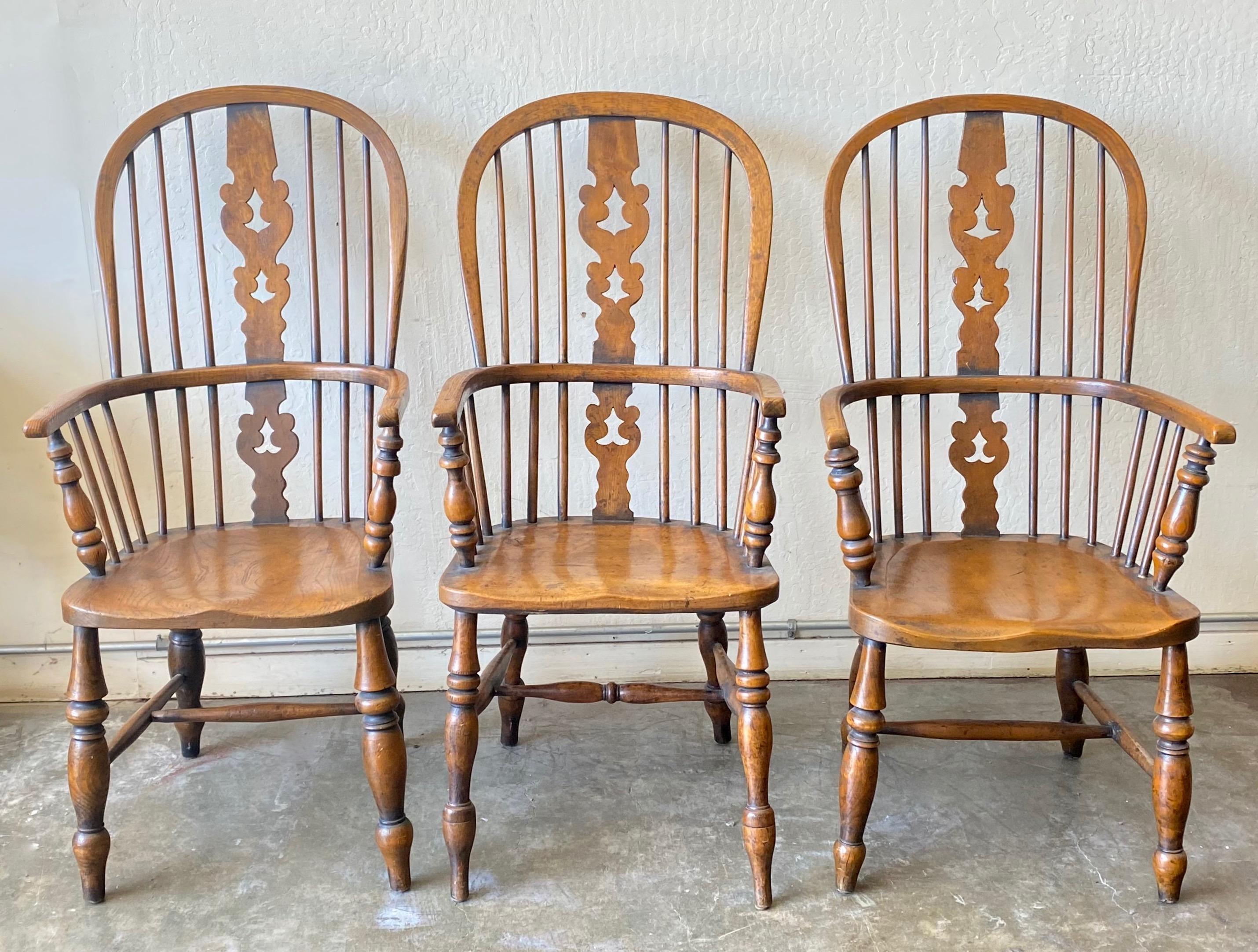 19th Century English Oak and Yew Wood Windsor Style Dining Chairs, Set of Six In Good Condition In San Francisco, CA