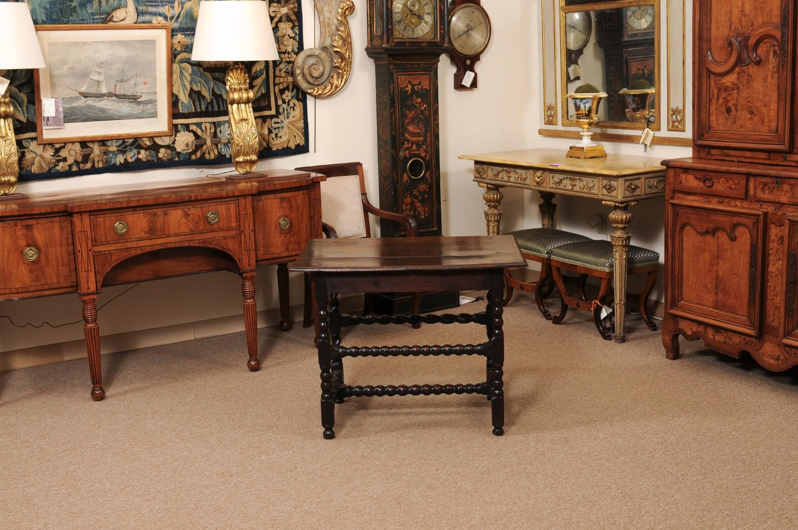 Table d'appoint à tiroir en chêne Oak Twist du 19e siècle en vente 1