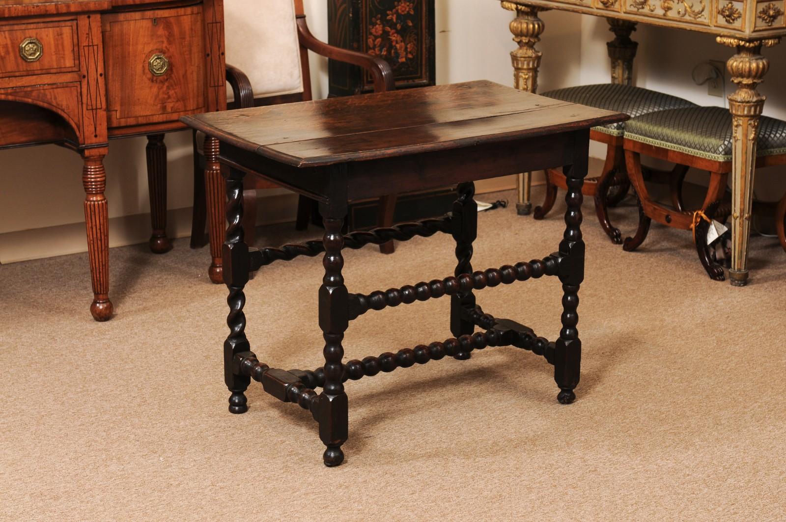 Table d'appoint à tiroir en chêne Oak Twist du 19e siècle en vente 2