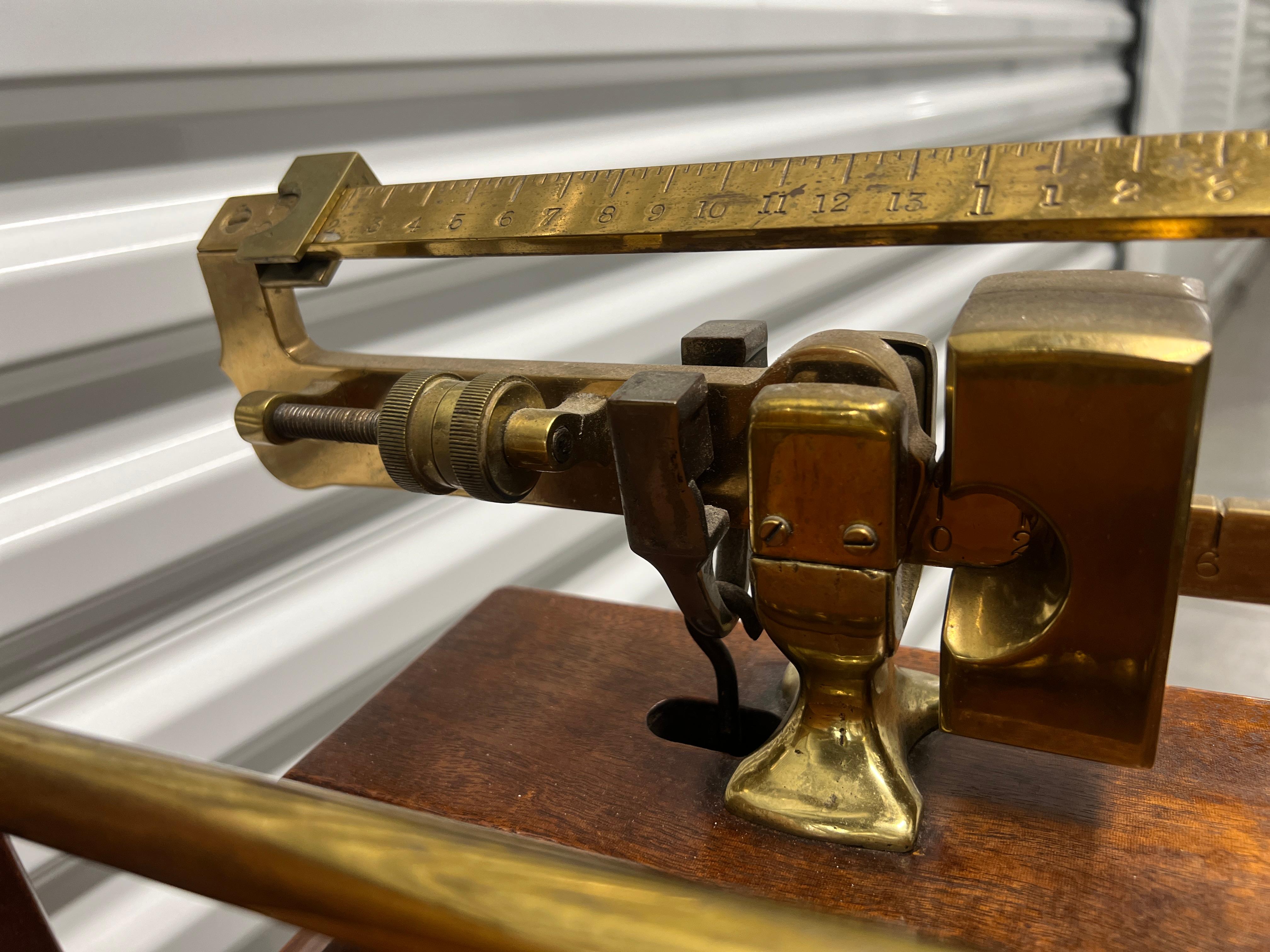19th Century, English Oak, Brass & Leather Jockey Scale Likely Thornhill & Co In Good Condition In Atlanta, GA