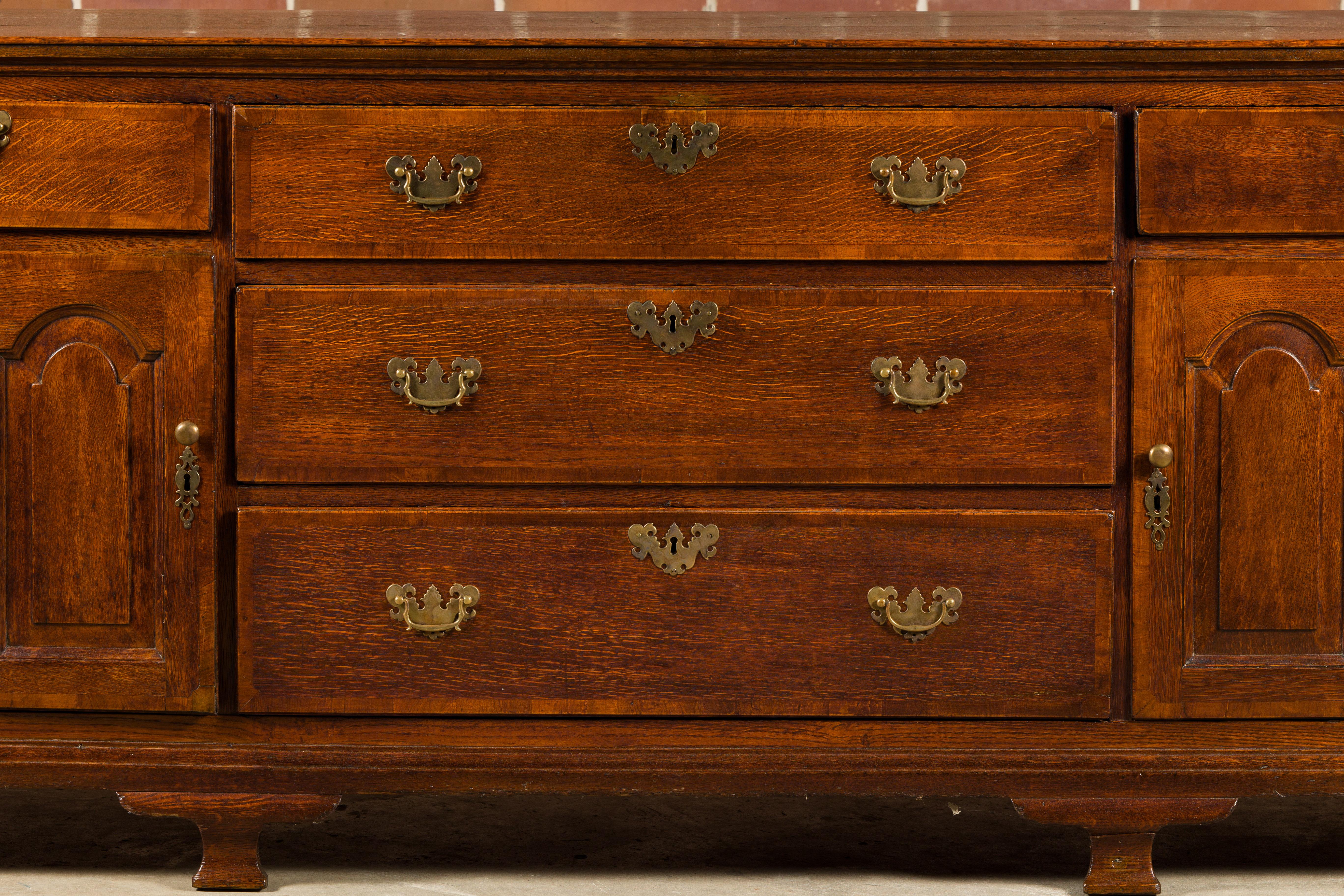 19th Century English Oak Buffet with Five Drawers and Two Doors For Sale 2