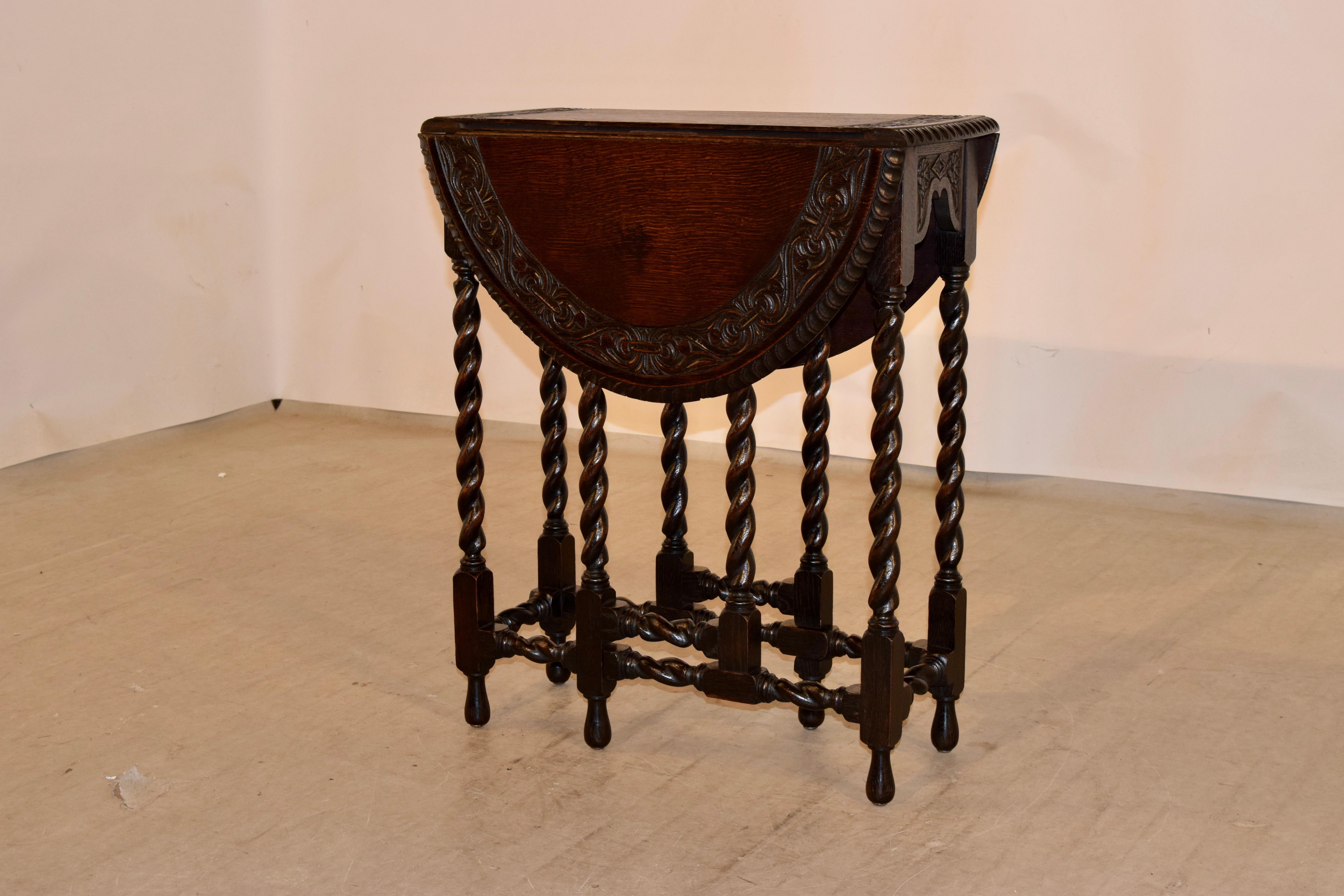 19th Century English Oak Carved Gate Leg Table In Good Condition For Sale In High Point, NC