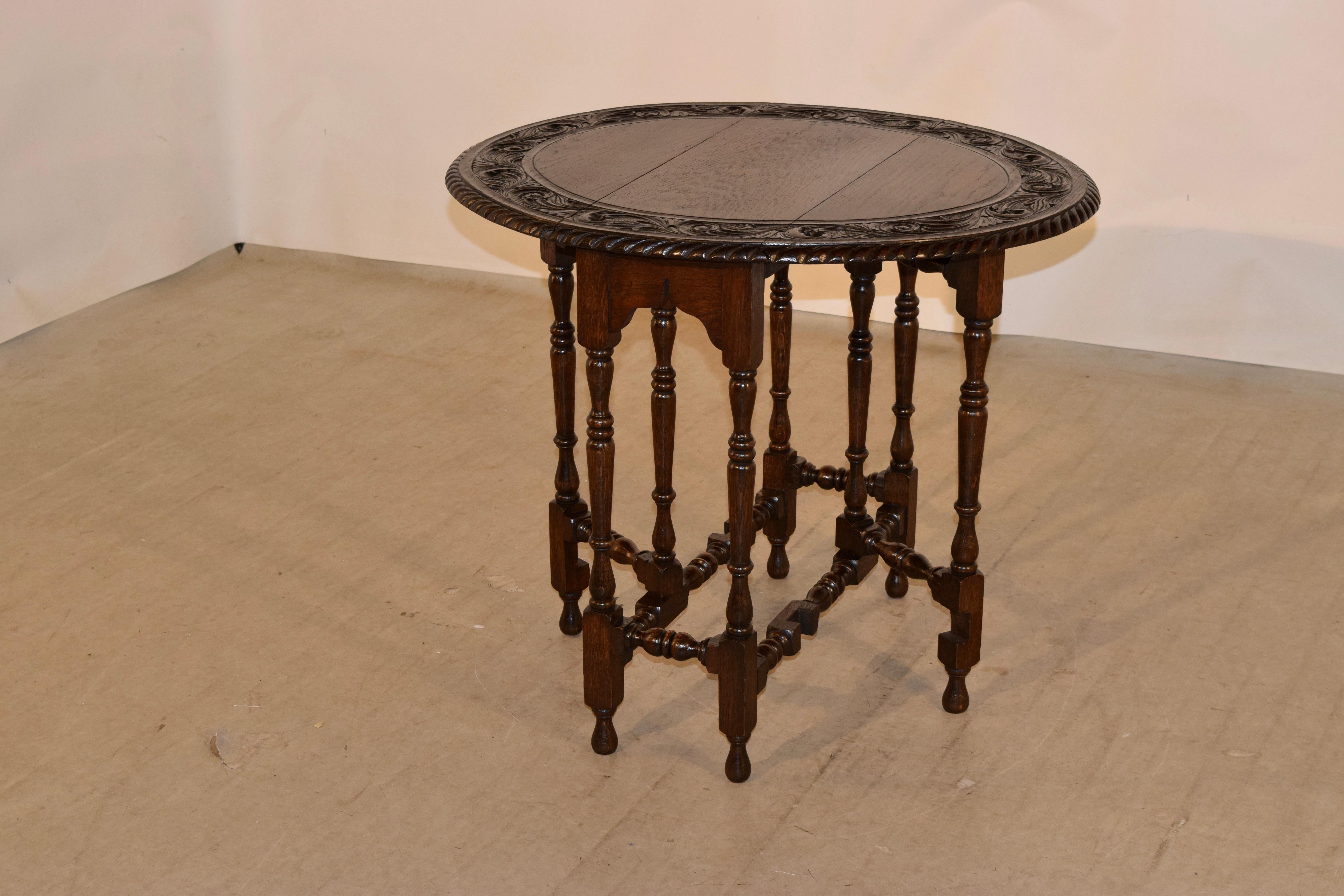 19th Century English Oak Carved Gate-Leg Table For Sale 1