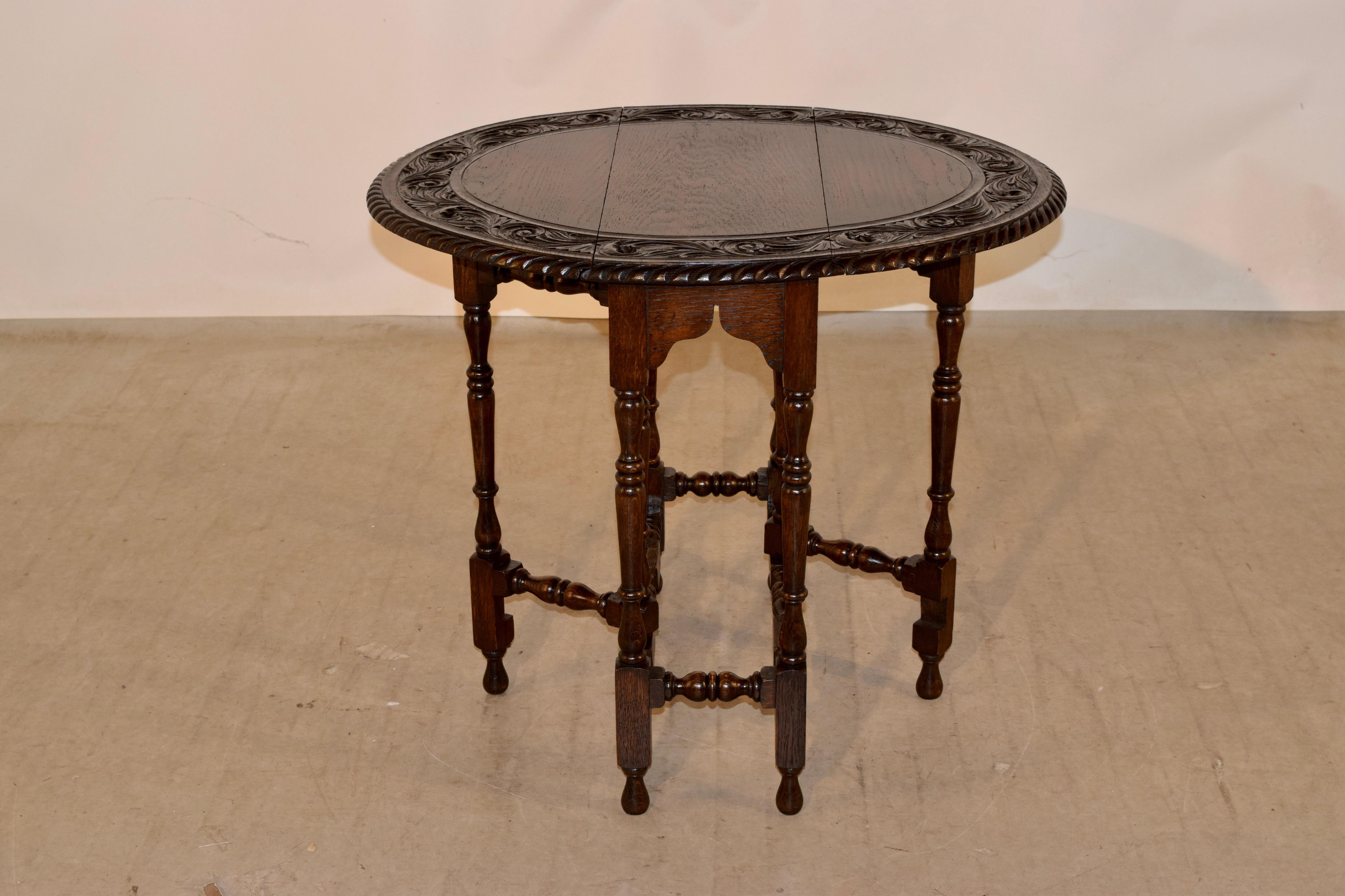 19th Century English Oak Carved Gate-Leg Table For Sale 2