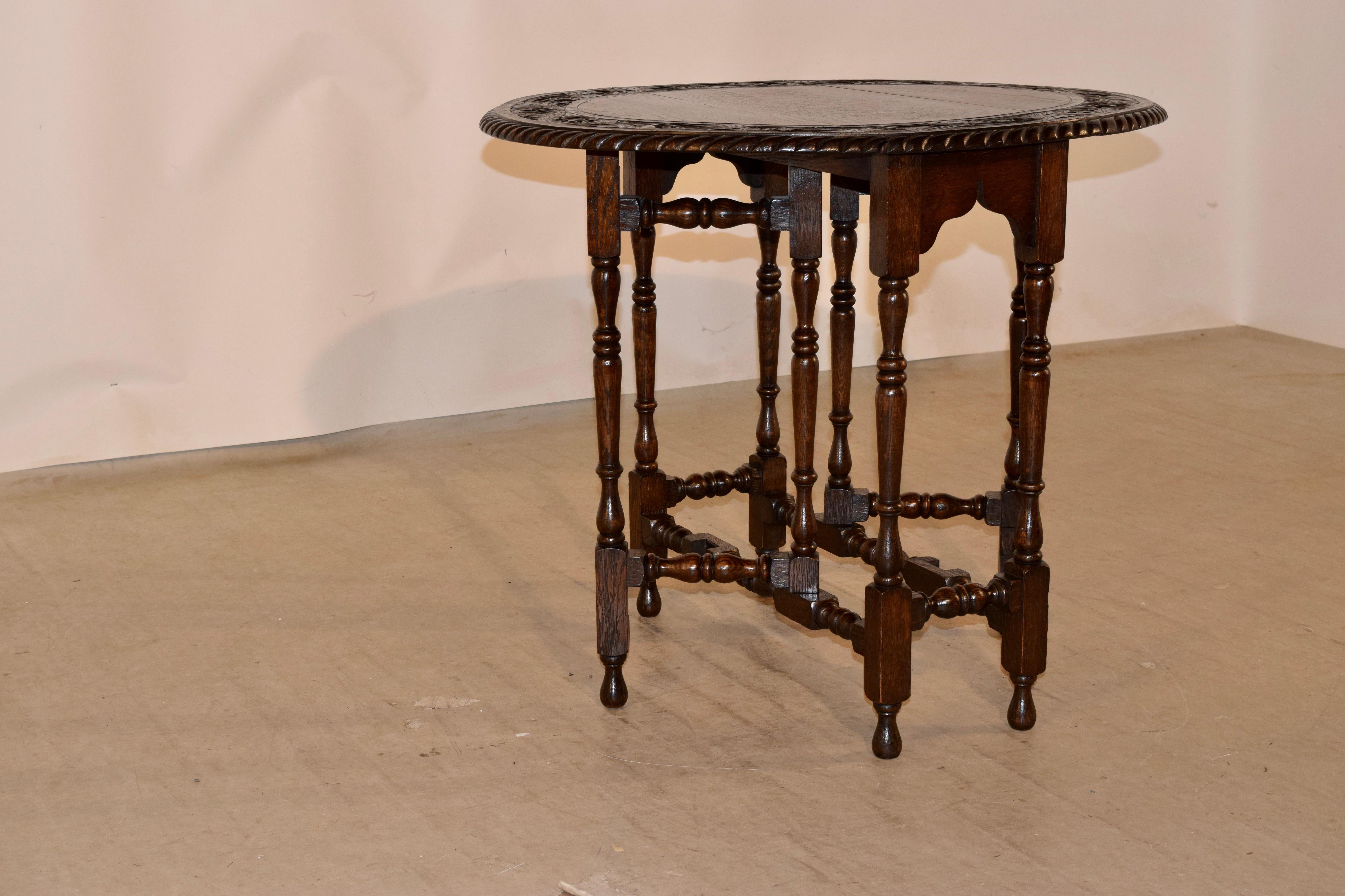 19th Century English Oak Carved Gate-Leg Table For Sale 3