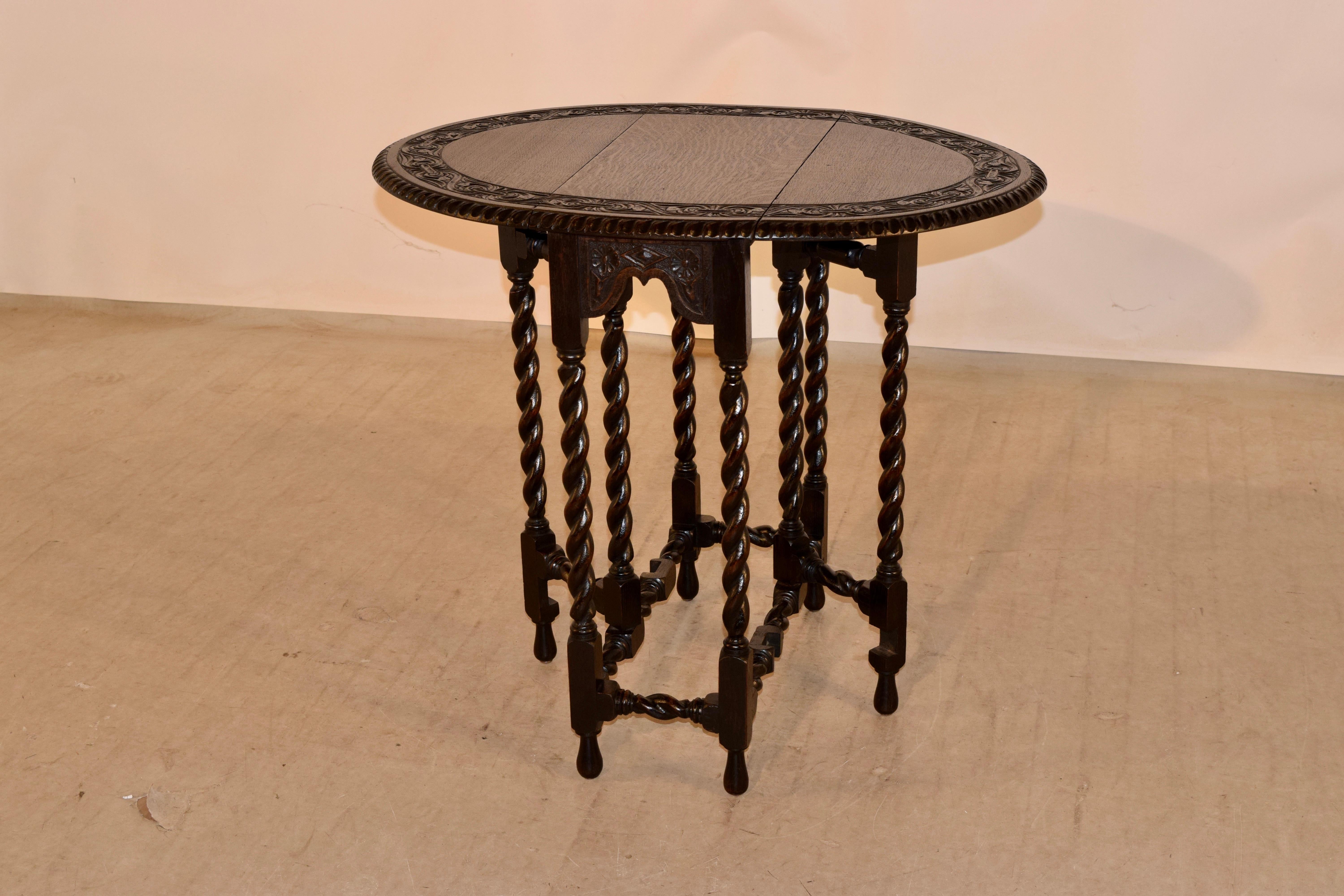 19th Century English Oak Carved Gate Leg Table For Sale 4