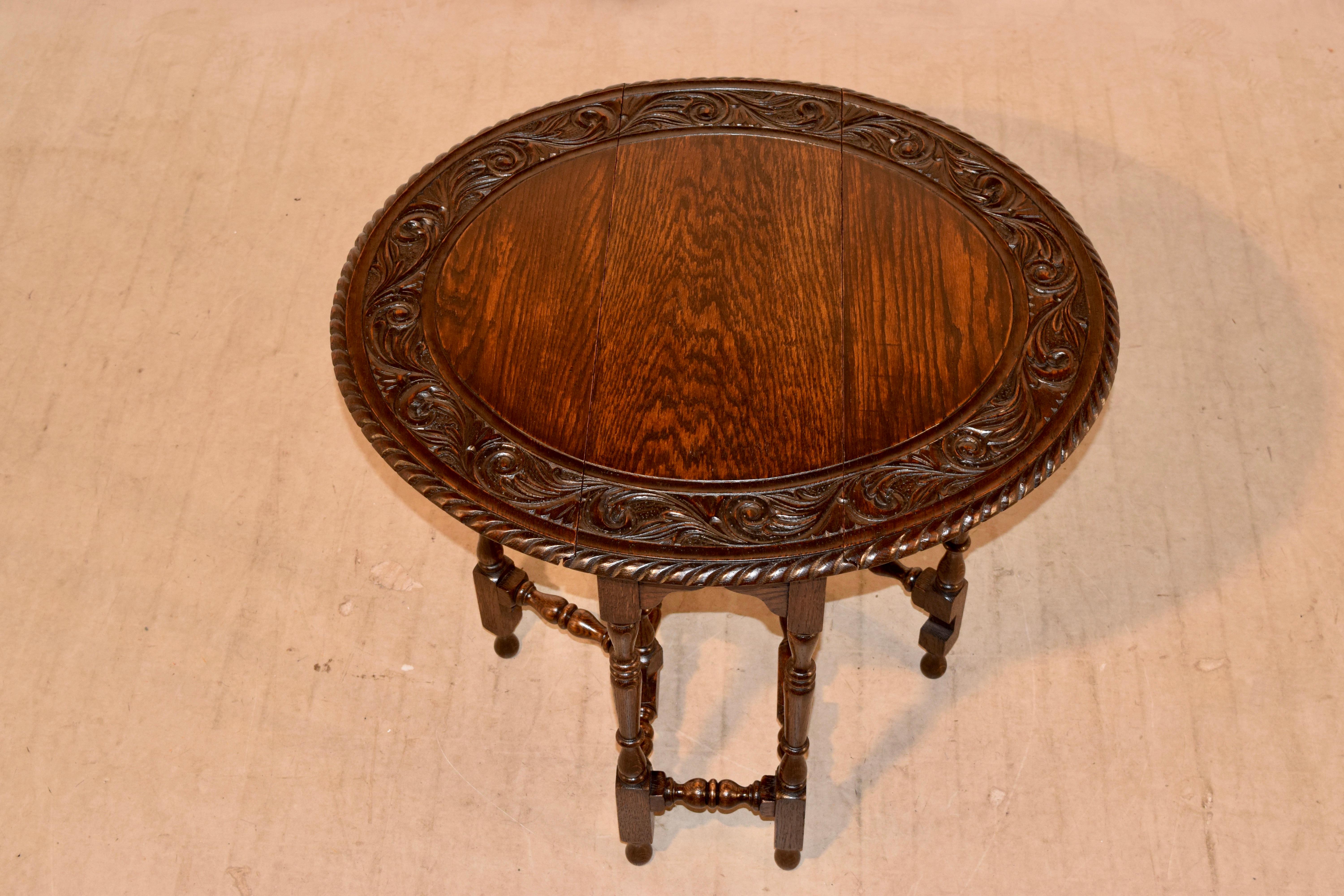 19th Century English Oak Carved Gate-Leg Table For Sale 4