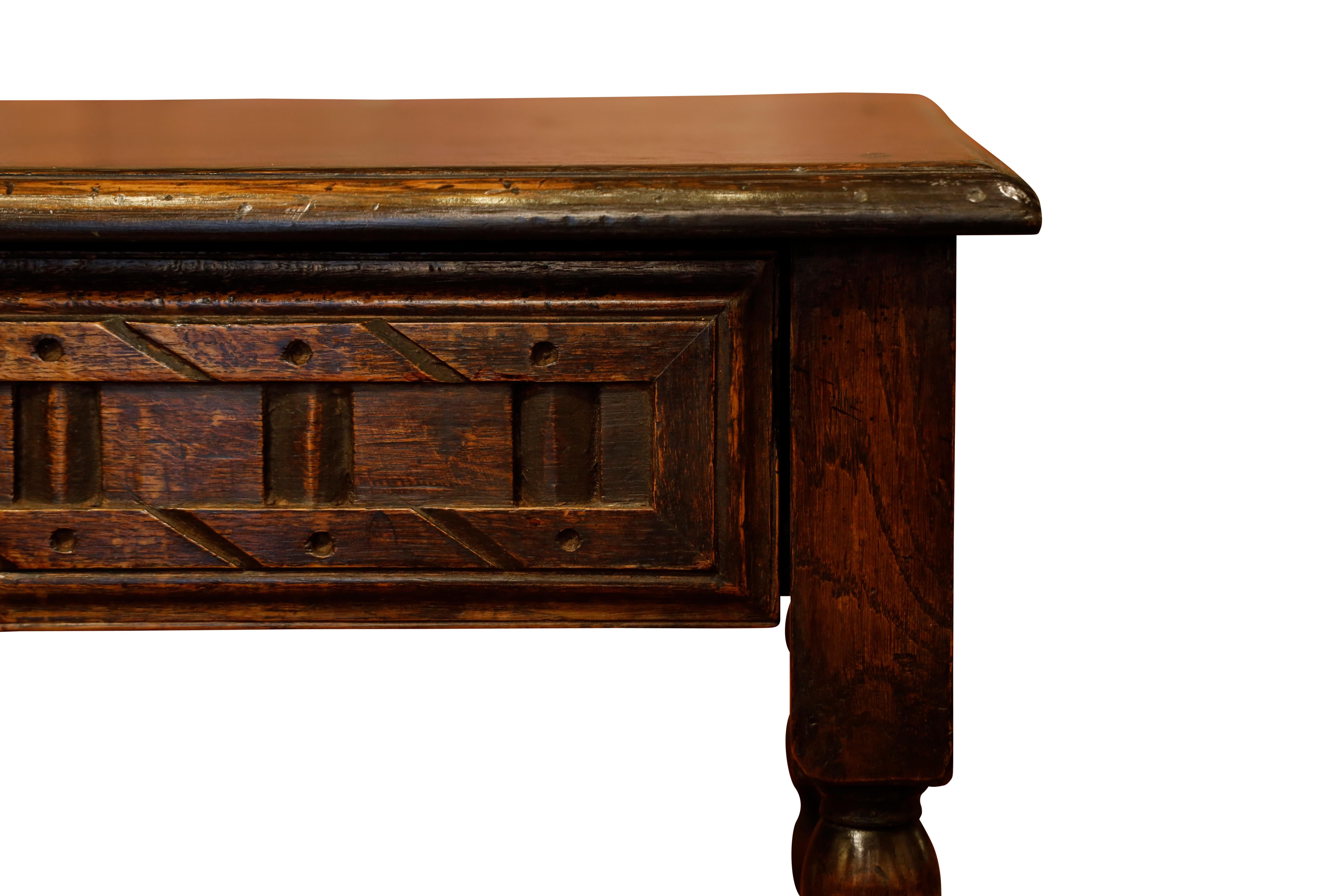 19th Century English Oak Carved Side Table For Sale 1