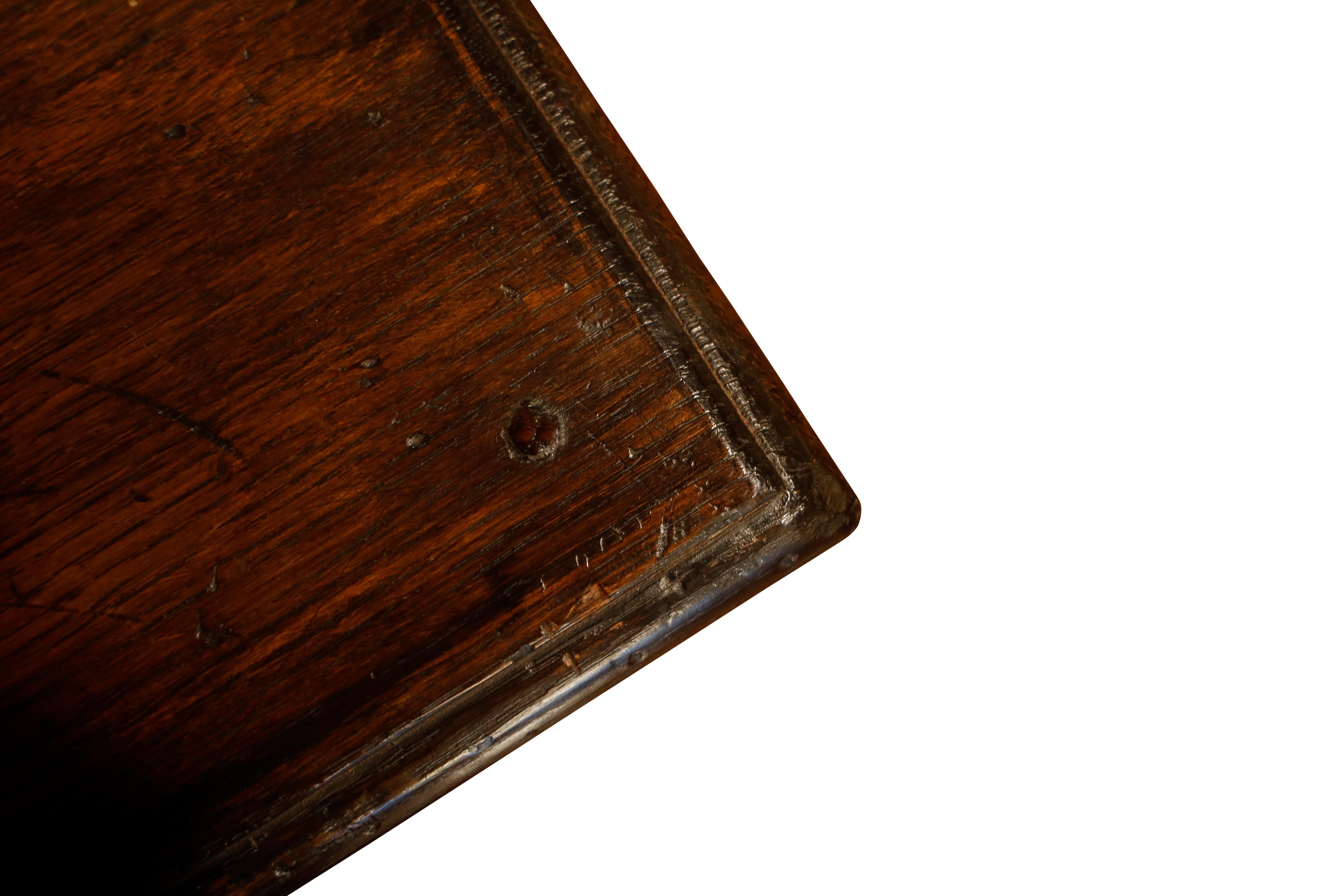 19th Century English Oak Carved Side Table For Sale 2