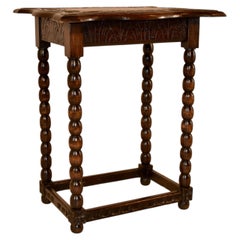 Tavolino inglese in Oak intagliato del XIX secolo