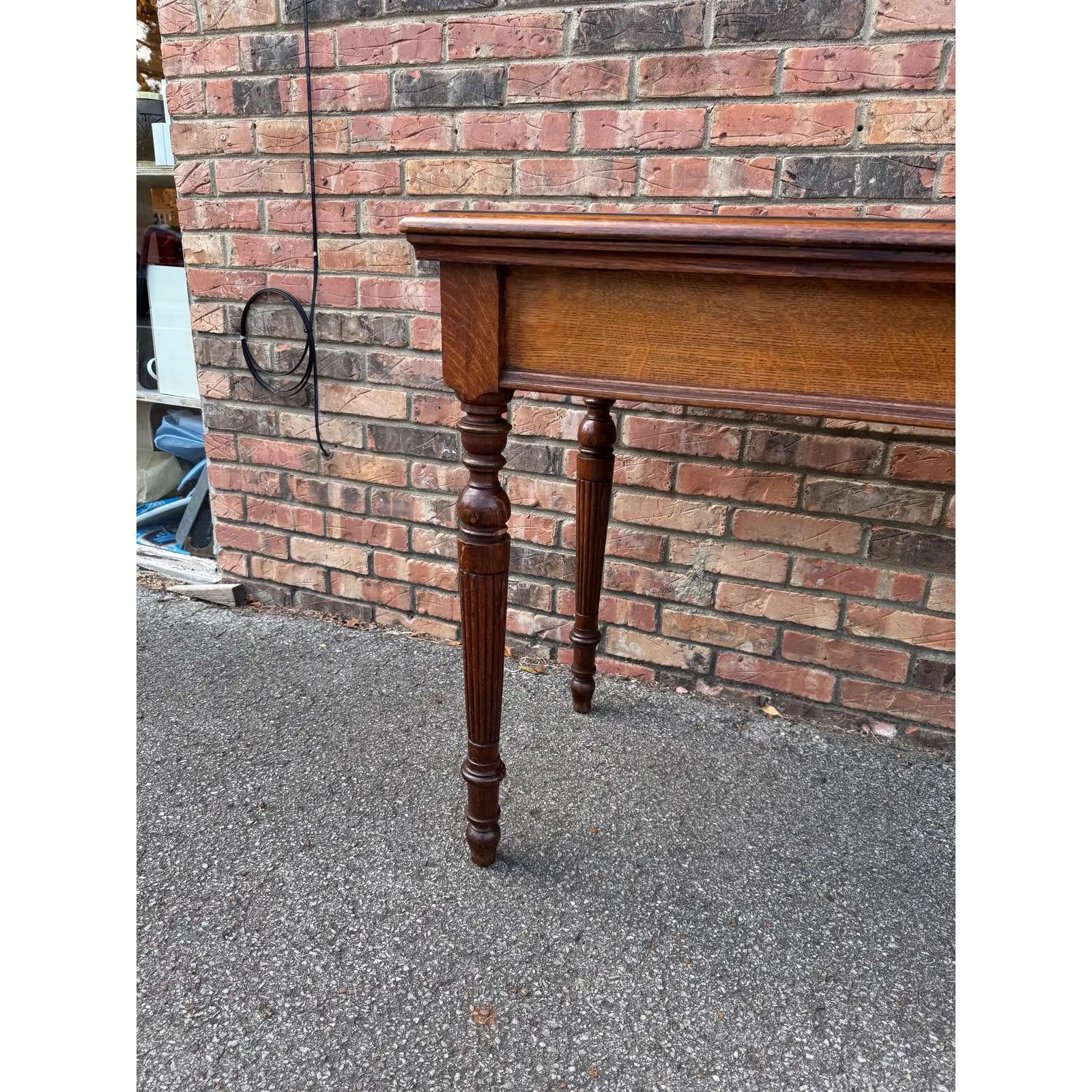 Anglais Table d'appoint à console en chêne anglais du XIXe siècle en vente