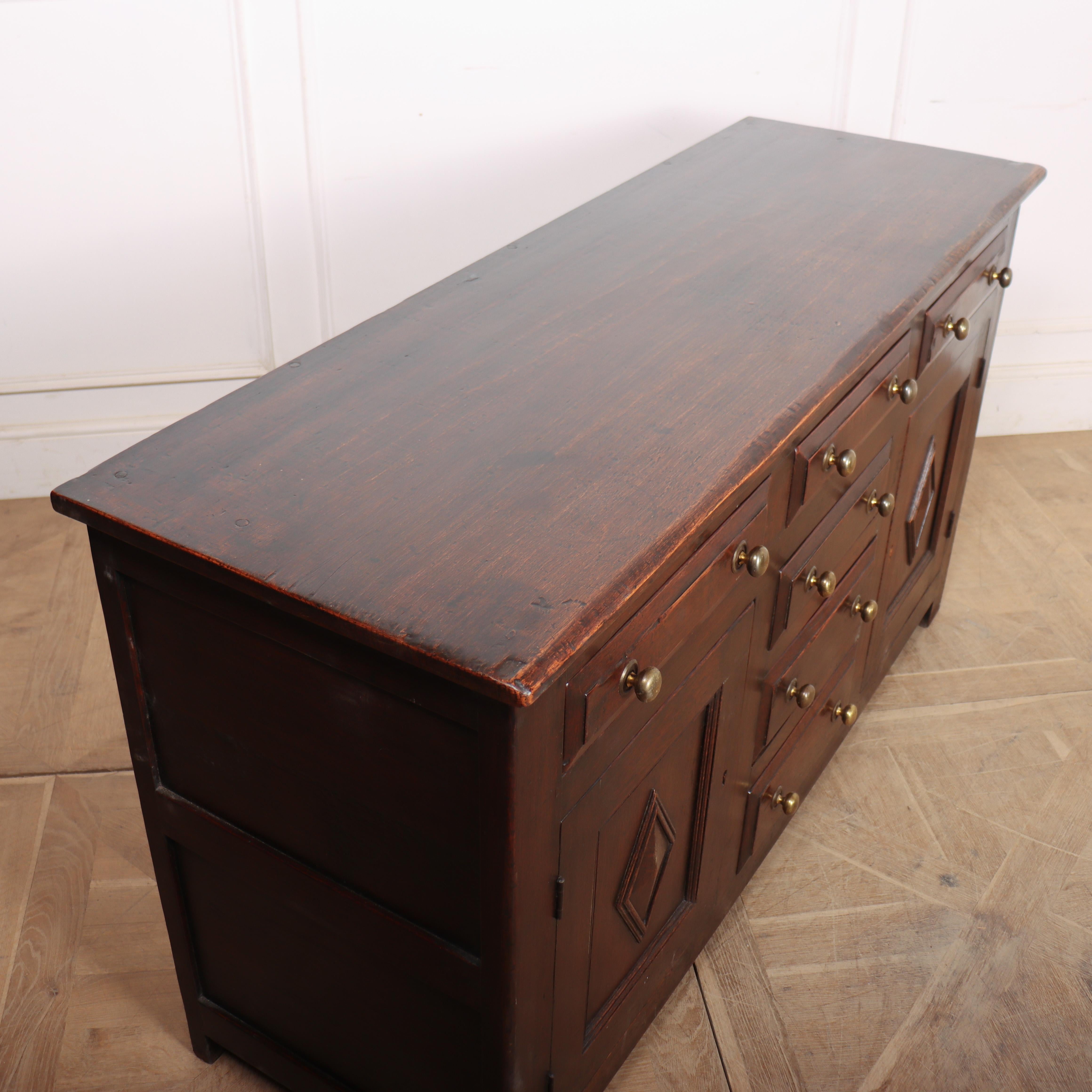 Base de cómoda inglesa de roble del siglo XIX en venta 1