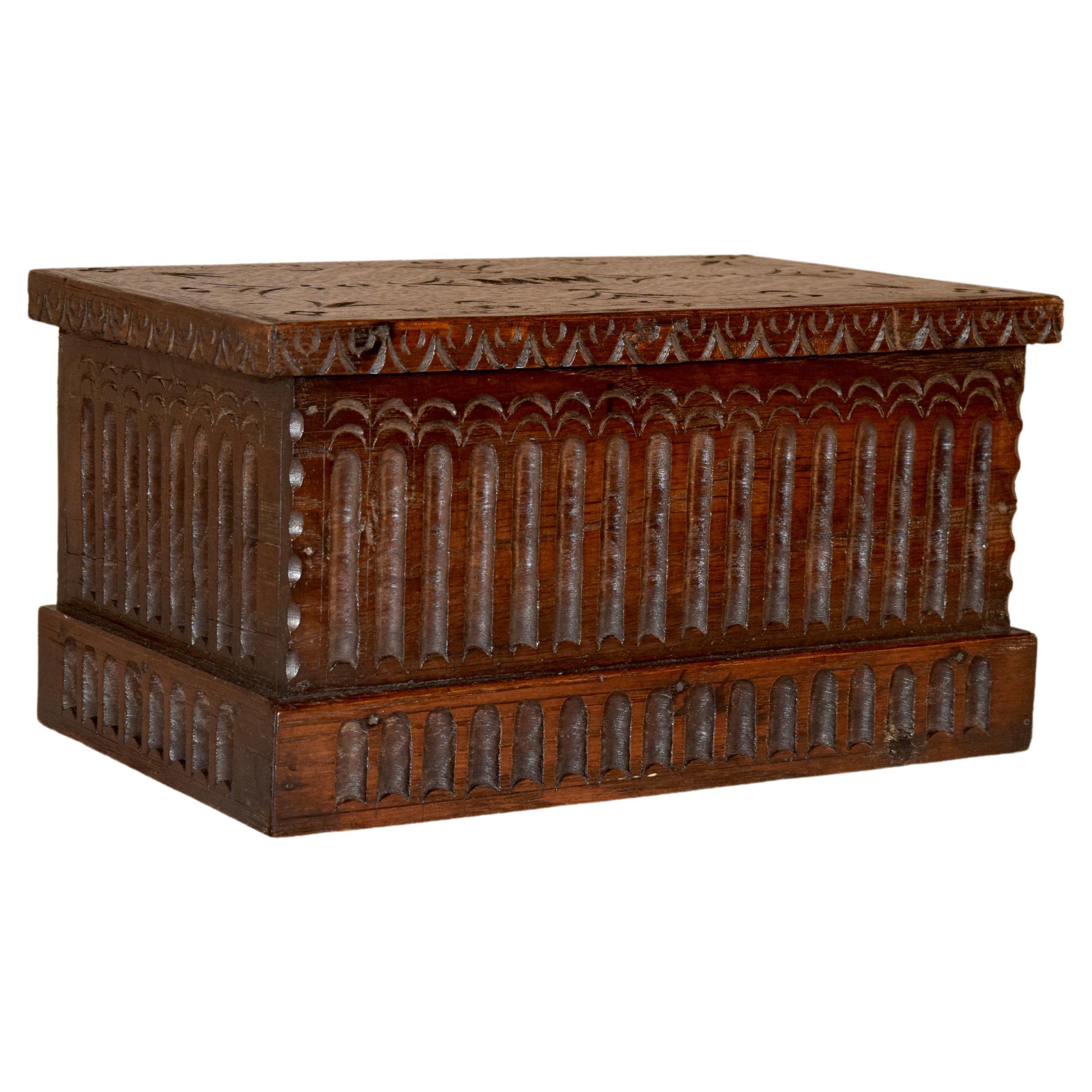 19th Century English Oak Dresser Box For Sale