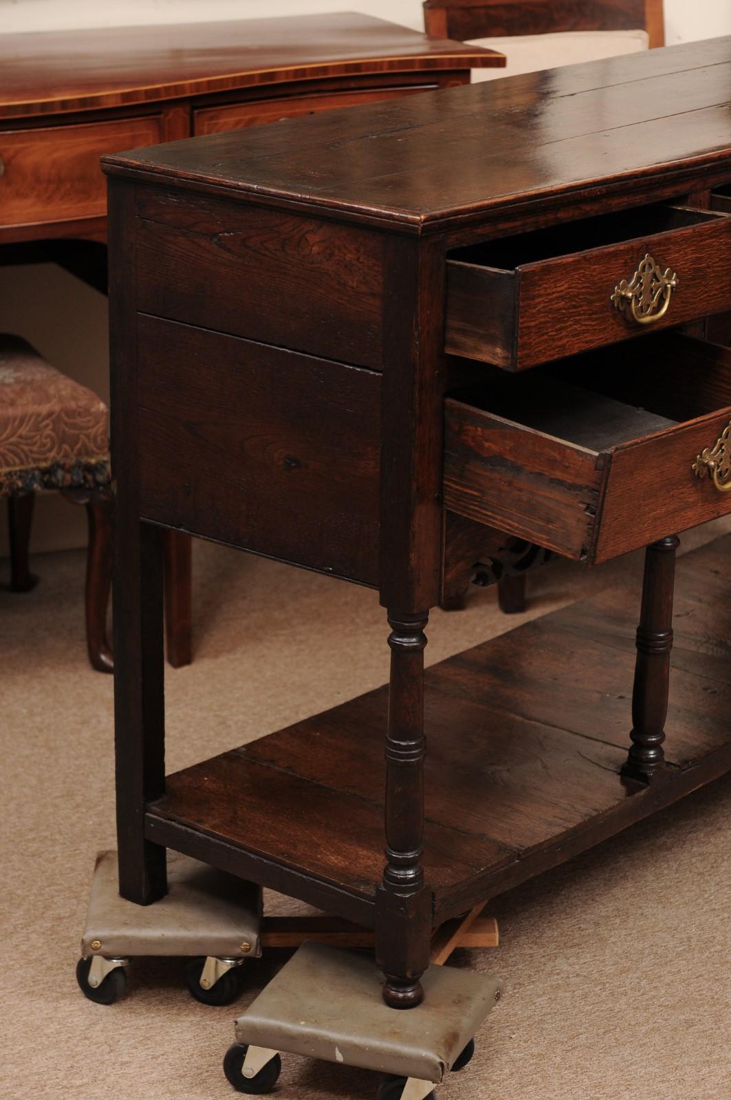 Quercia Cassettone / Server in Oak inglese del XIX secolo con grembiule traforato, 5 cassetti e L. in vendita