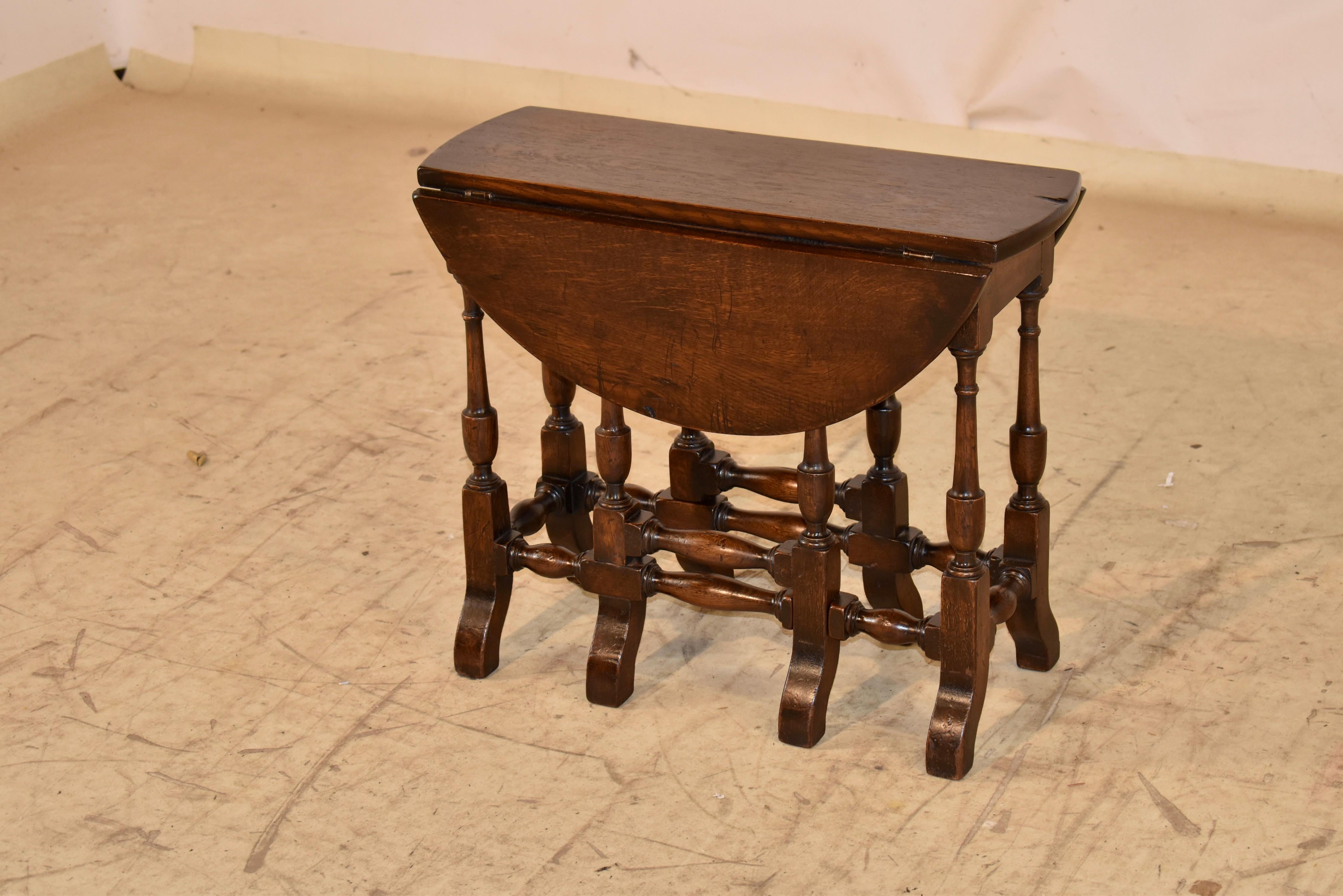 Mesa inglesa del siglo XIX con patas de pórtico de roble Victoriano en venta