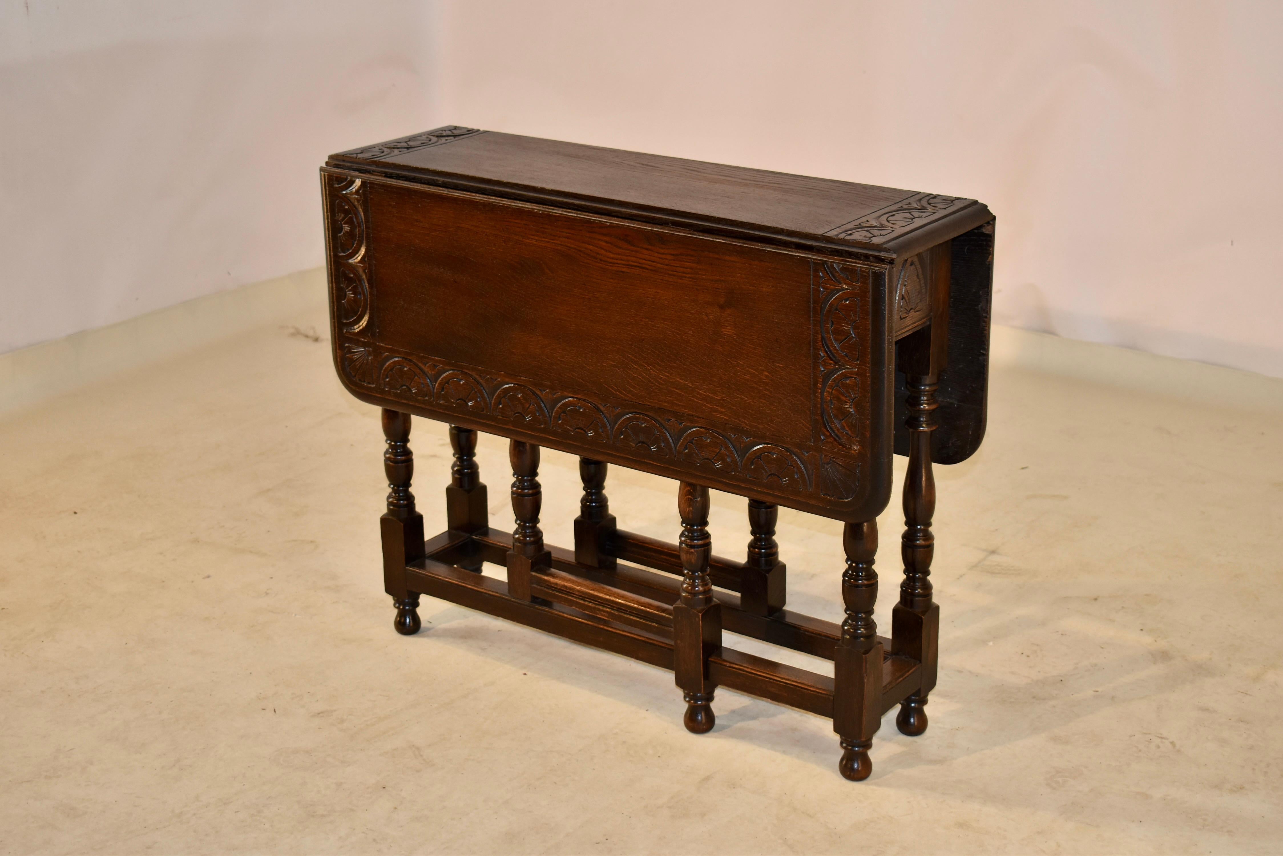 Hand-Carved 19th Century English Oak Gate Leg Table