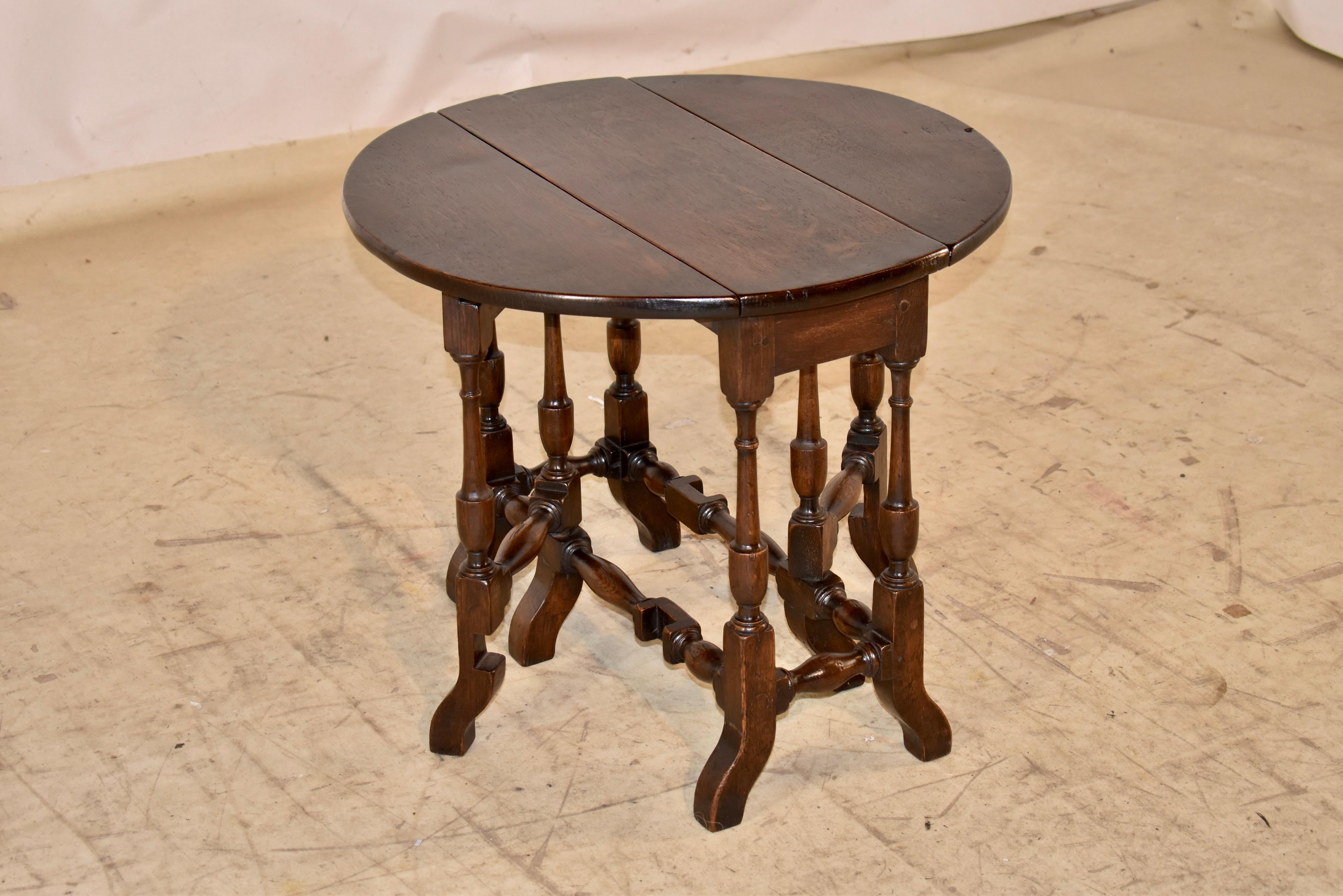 Mesa inglesa del siglo XIX con patas de pórtico de roble en Bueno estado para la venta en High Point, NC