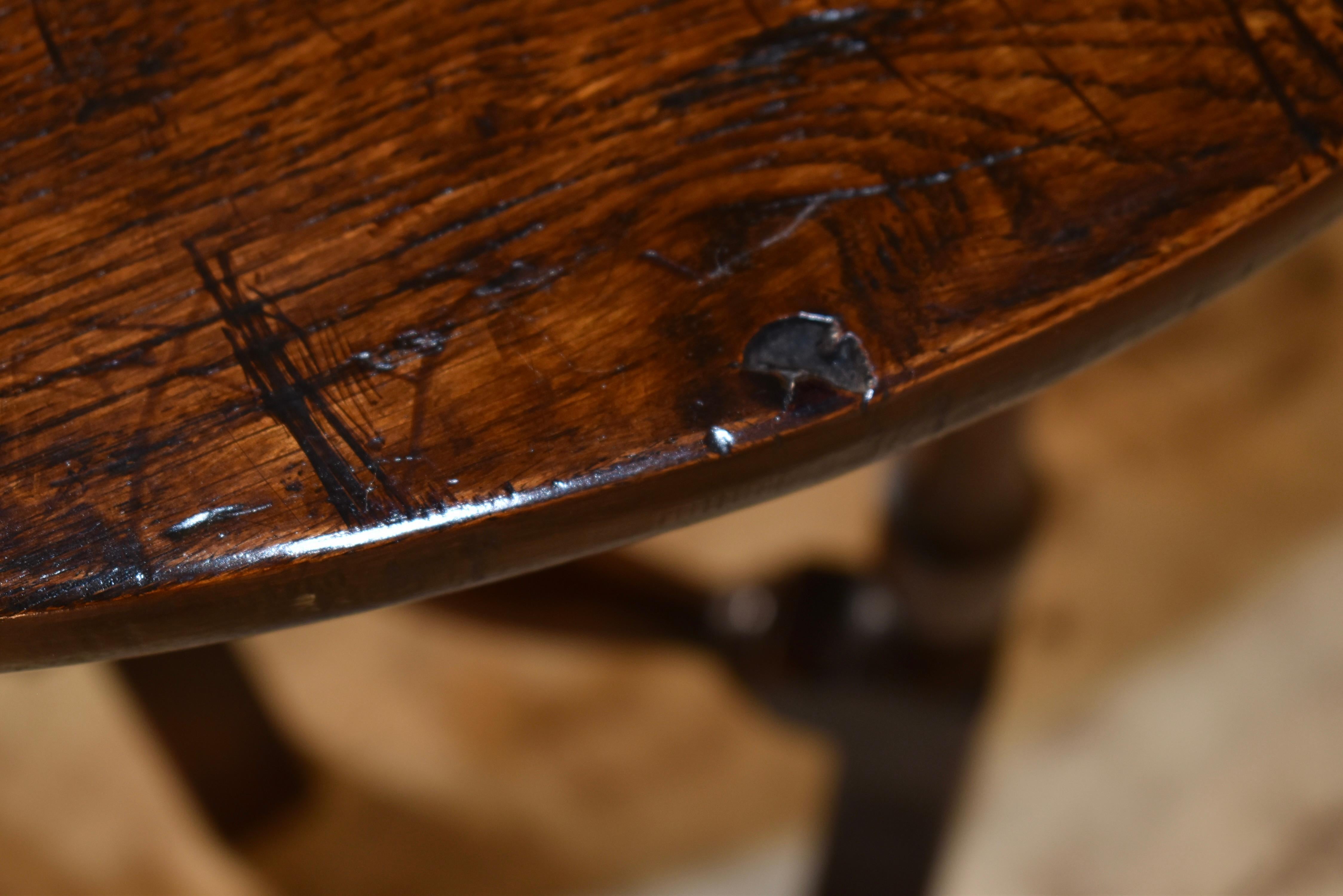 Mesa inglesa del siglo XIX con patas de pórtico de roble en venta 2