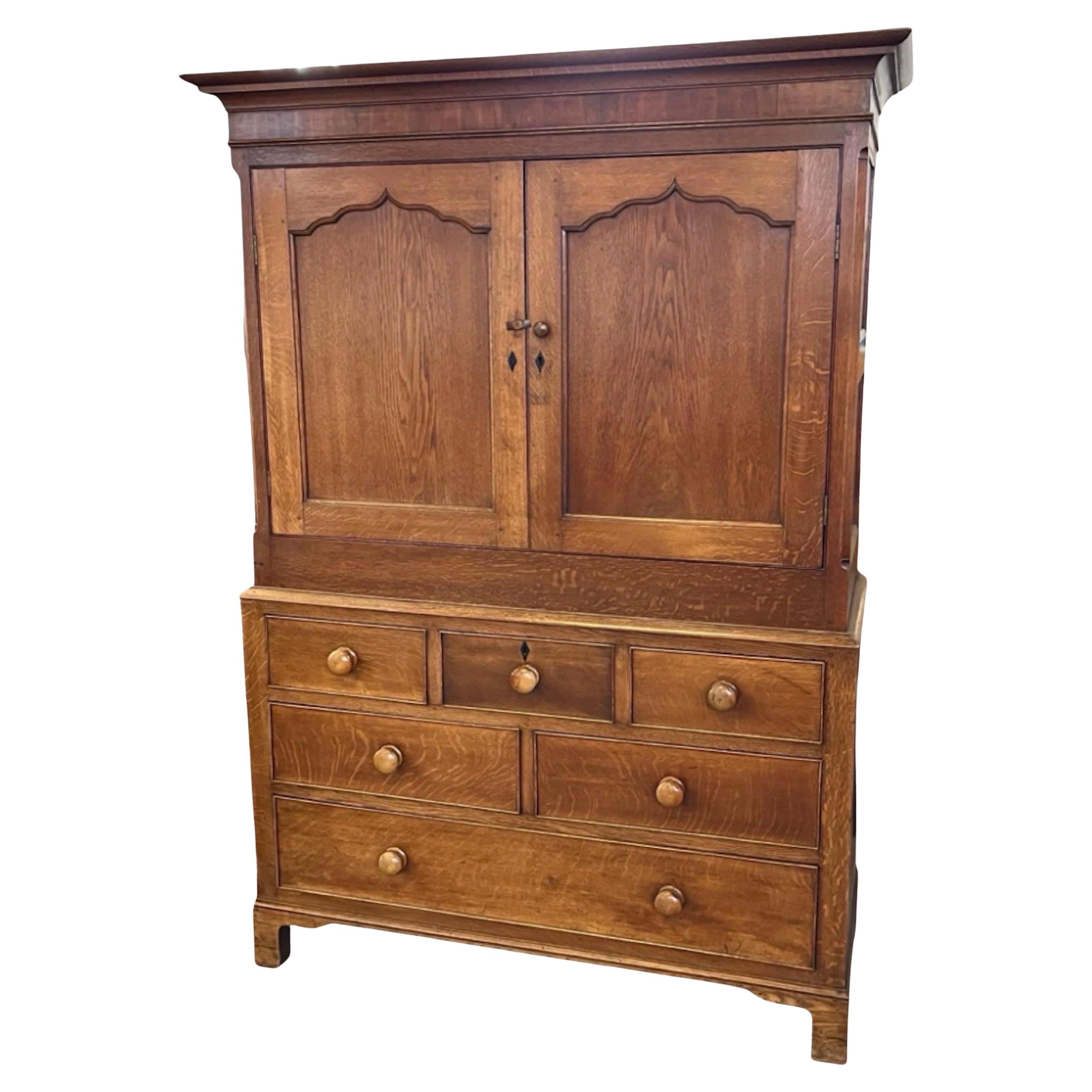 19th Century English Oak Georgian Linen Press / en venta