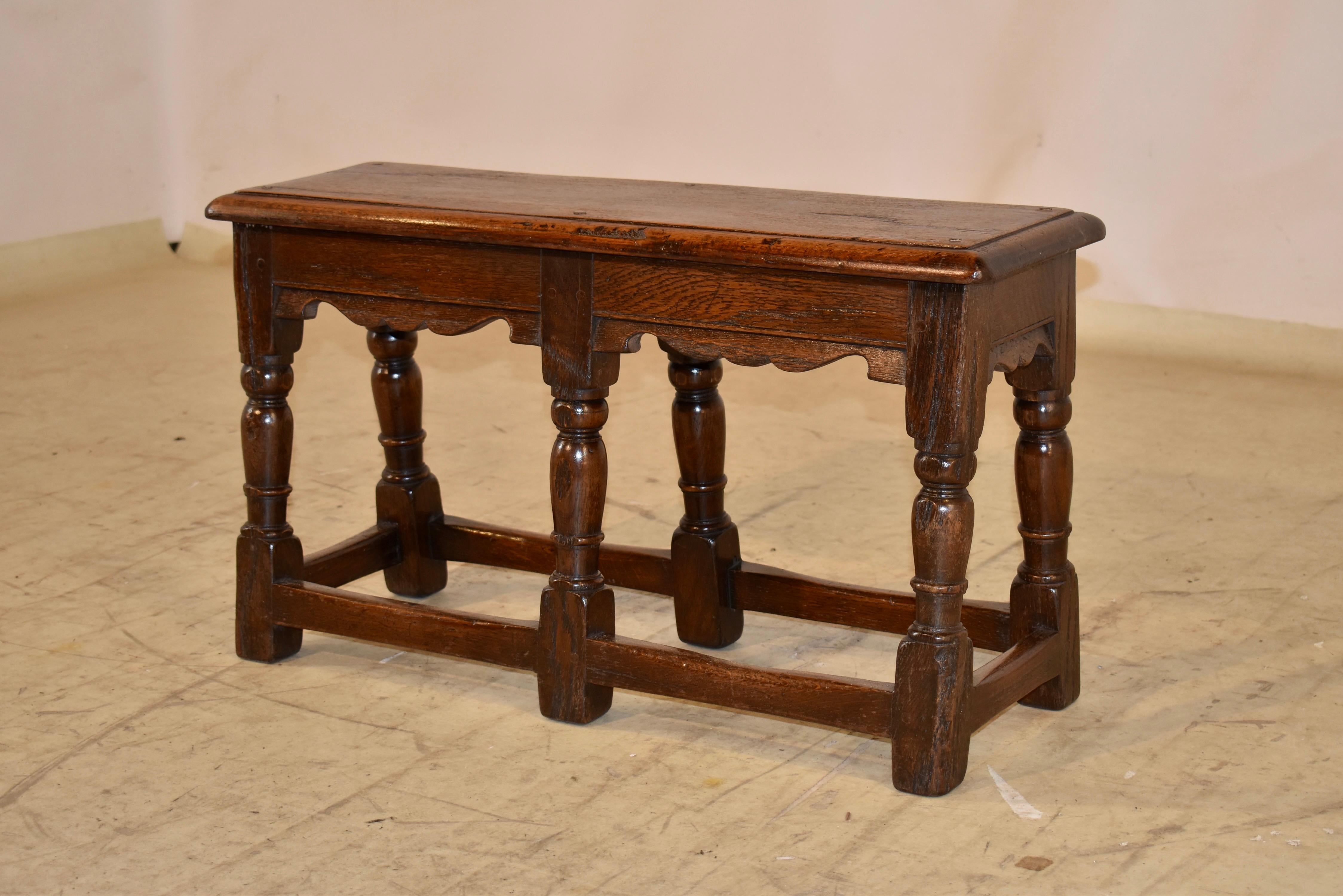 Tourné Banc à articulations en Oak Oak anglais du 19e siècle en vente