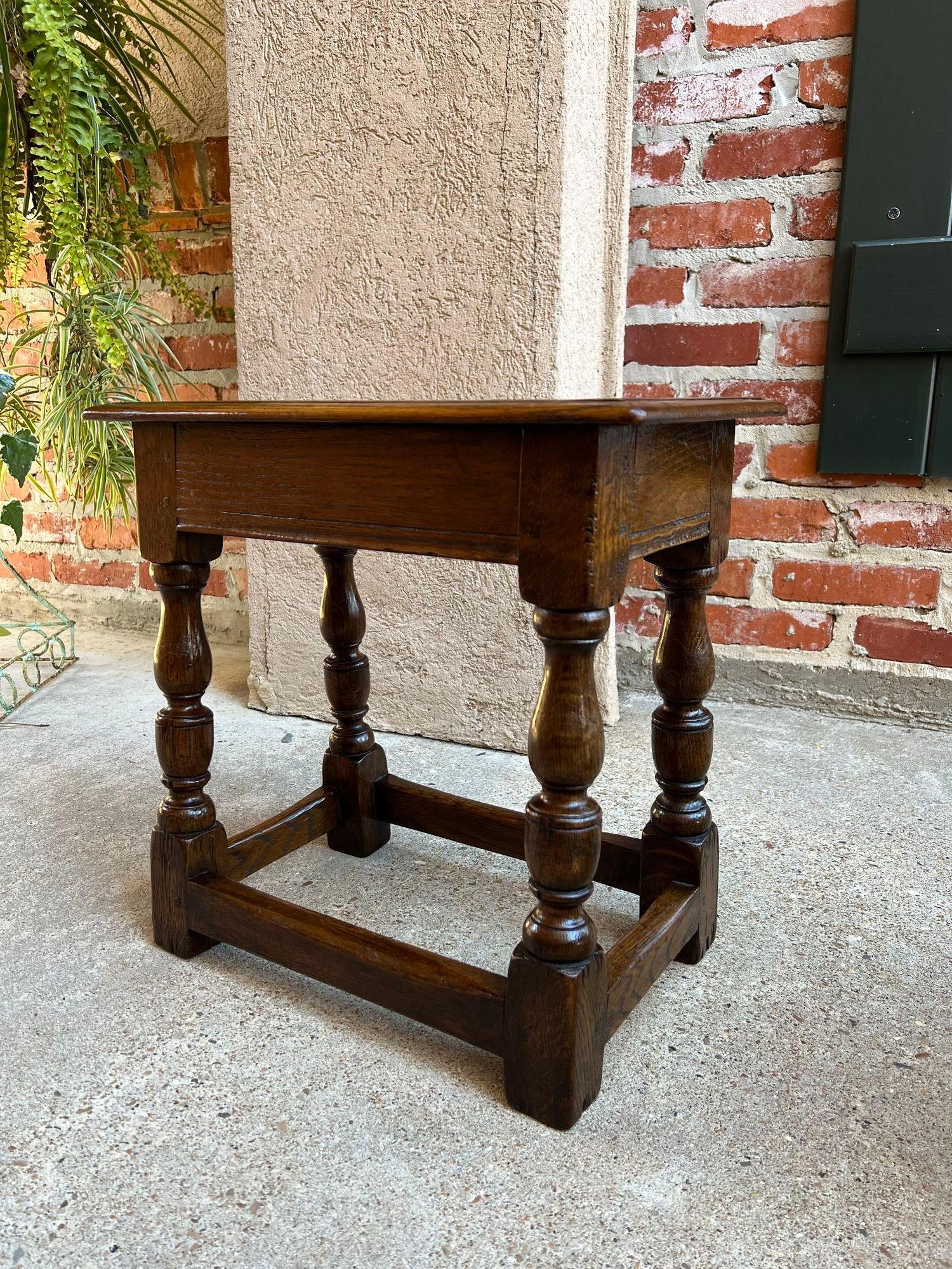 19th century English Oak Joint Stool Pegged Bench Display Stand For Sale 6