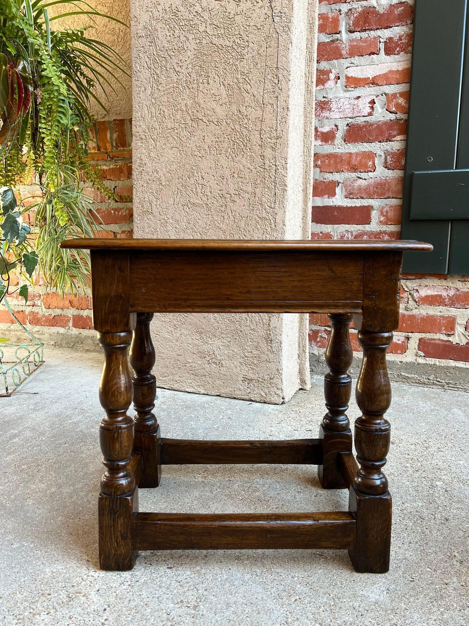 19th century English Oak Joint Stool Pegged Bench Display Stand For Sale 9