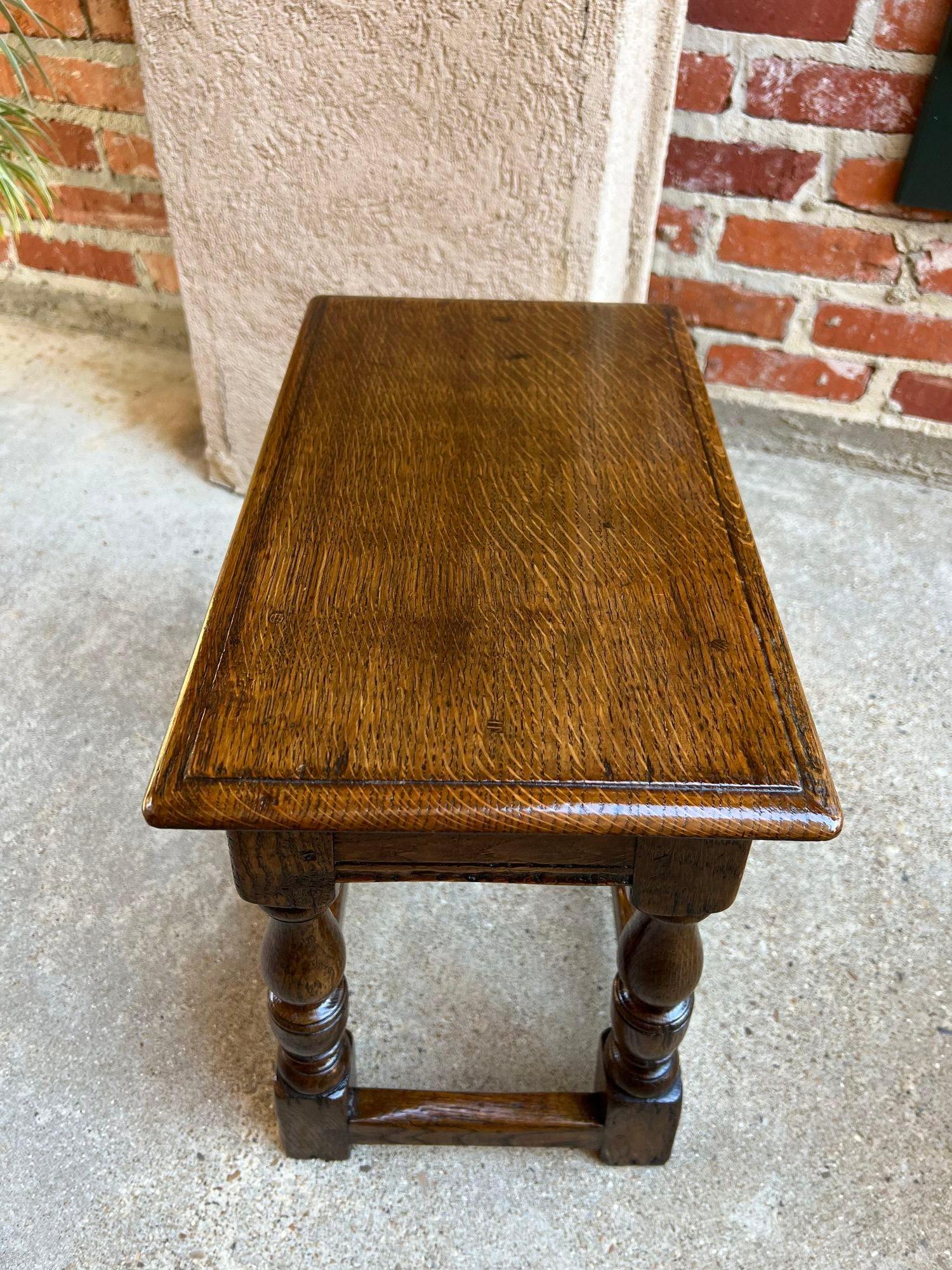 19th century English Oak Joint Stool Pegged Bench Display Stand For Sale 13