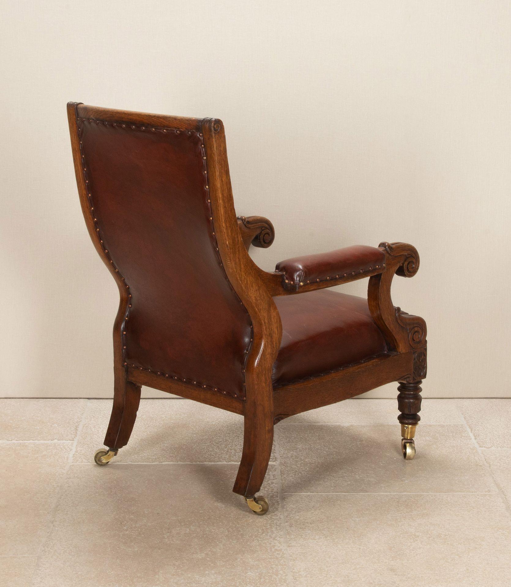 19th Century English Oak Leather Library Chair In Good Condition For Sale In Gloucestershire, GB