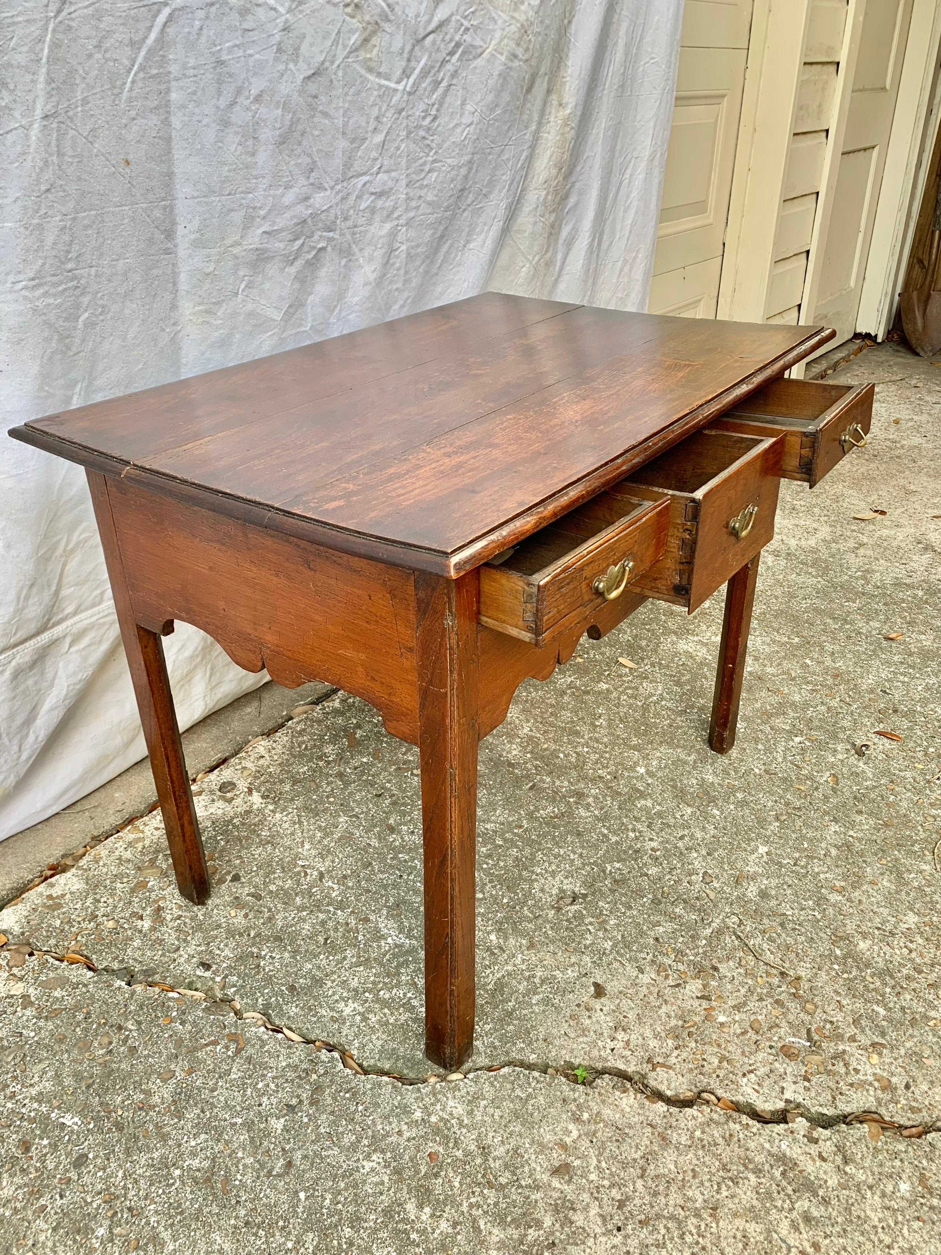 19th Century English Oak Lowboy Side Table For Sale 1