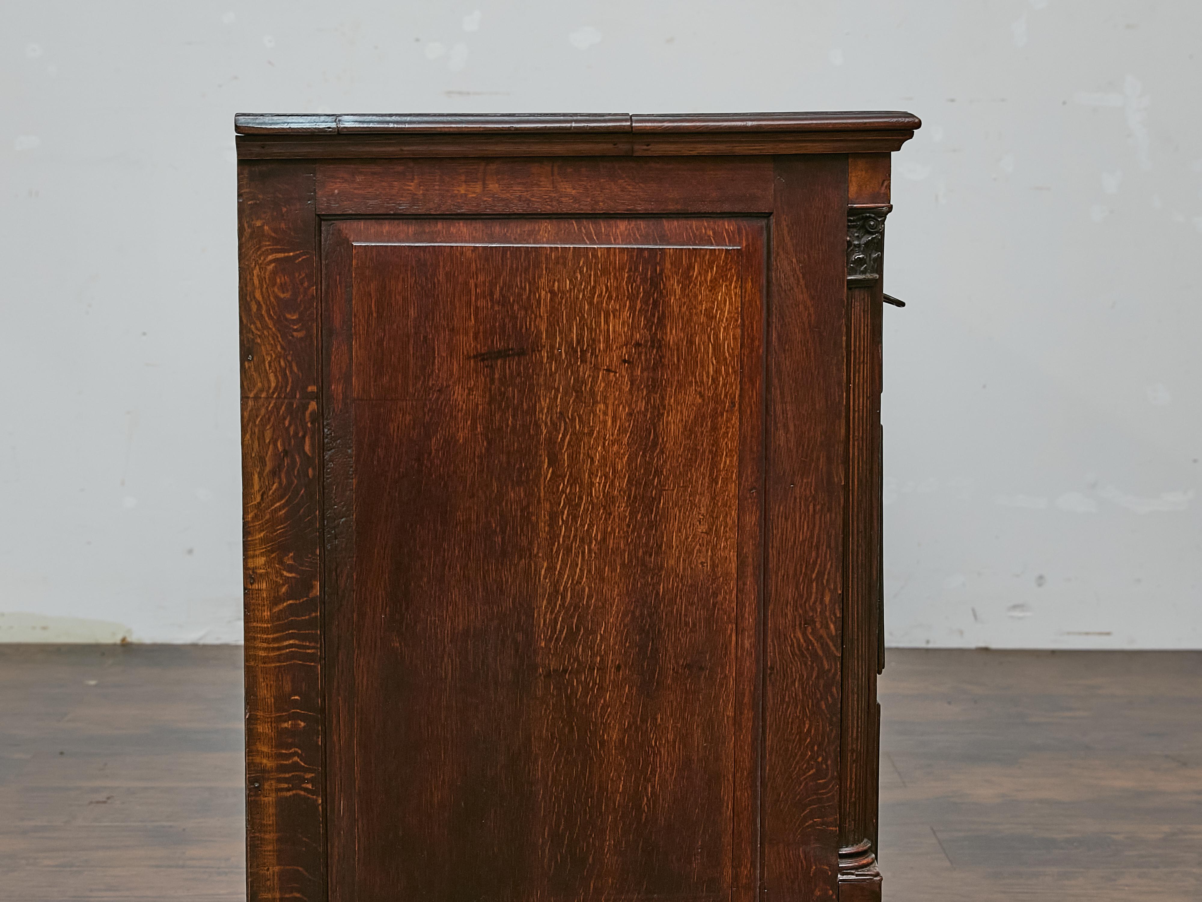 19th Century English Oak Mule Chest with Lift-Top Compartment and Six Drawers 7