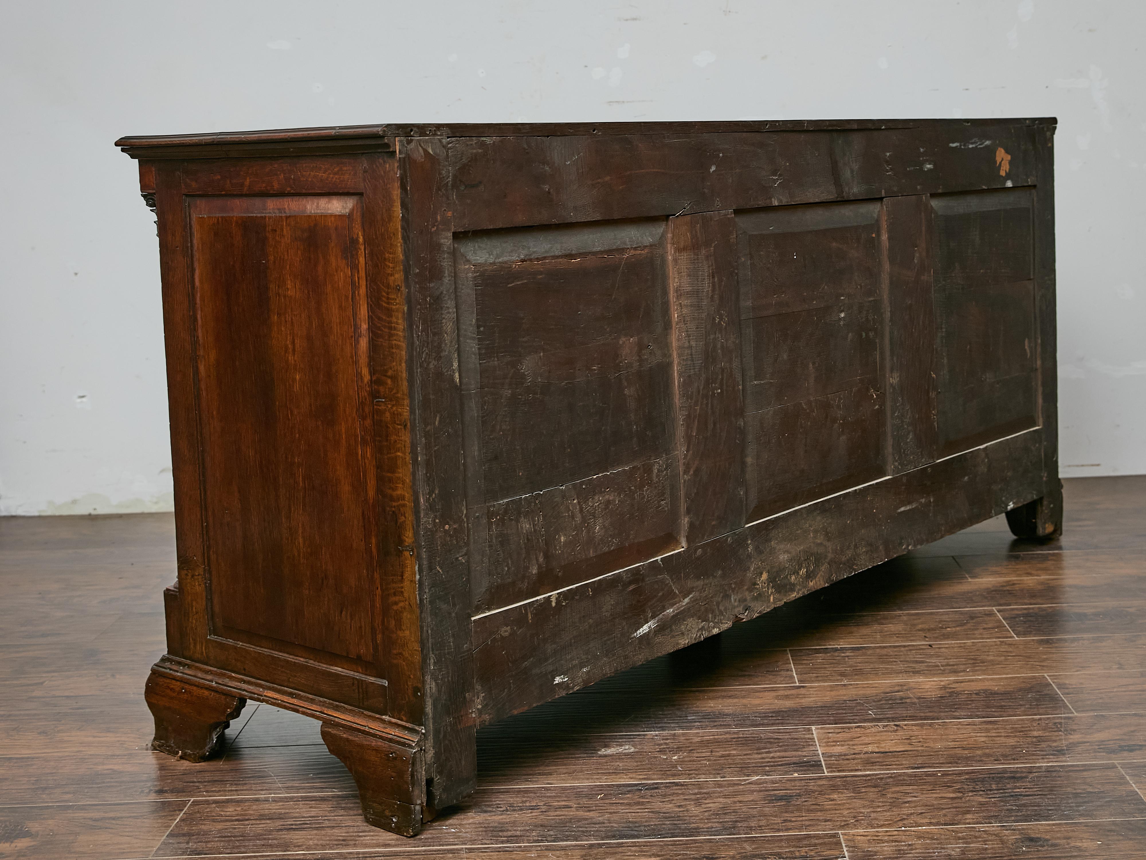 19th Century English Oak Mule Chest with Lift-Top Compartment and Six Drawers 10