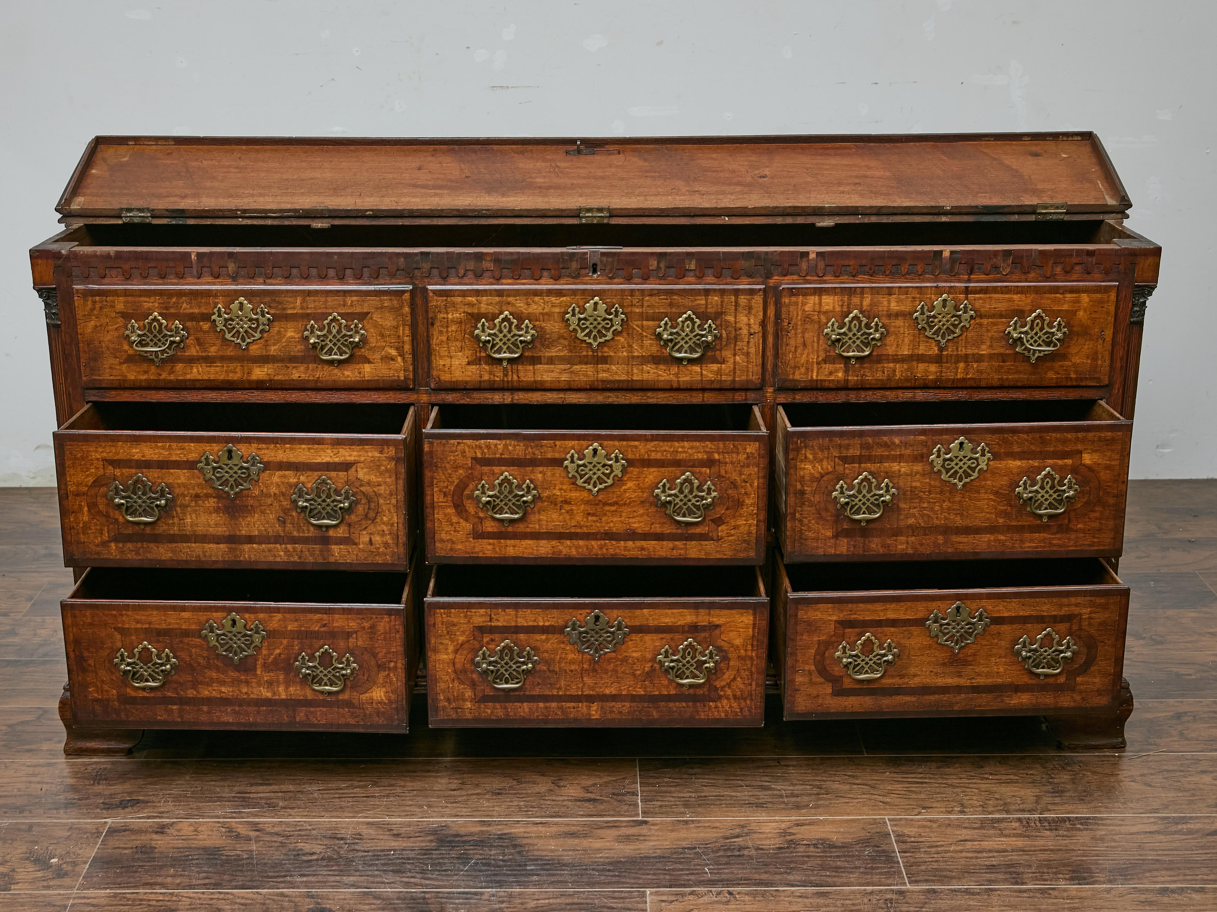 19th Century English Oak Mule Chest with Lift-Top Compartment and Six Drawers 2